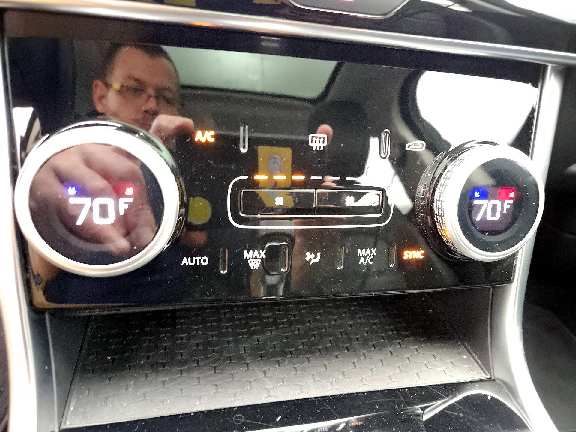 Thumbnail: 2020 Jaguar XE - 16