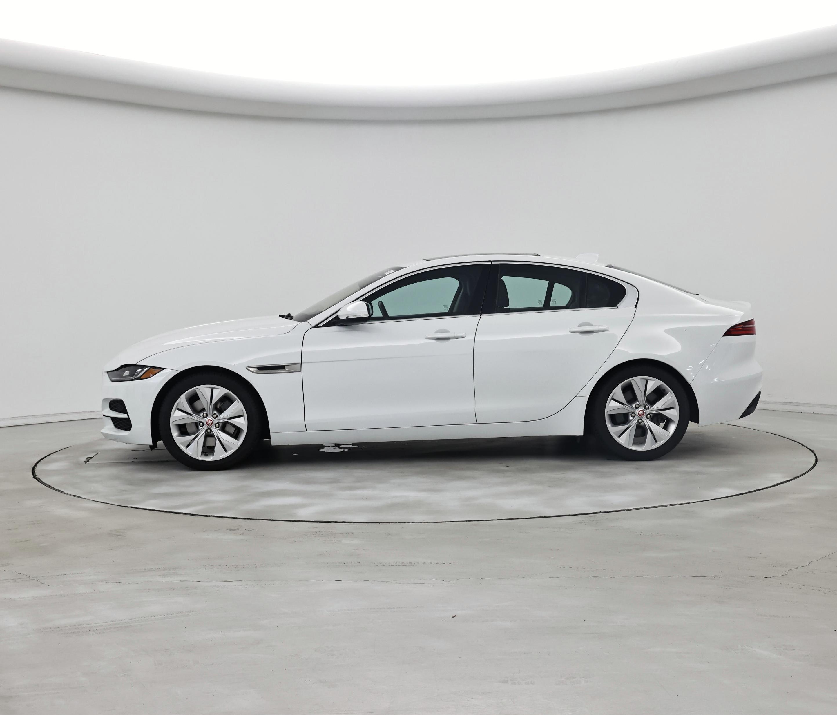 Thumbnail: 2020 Jaguar XE - 3