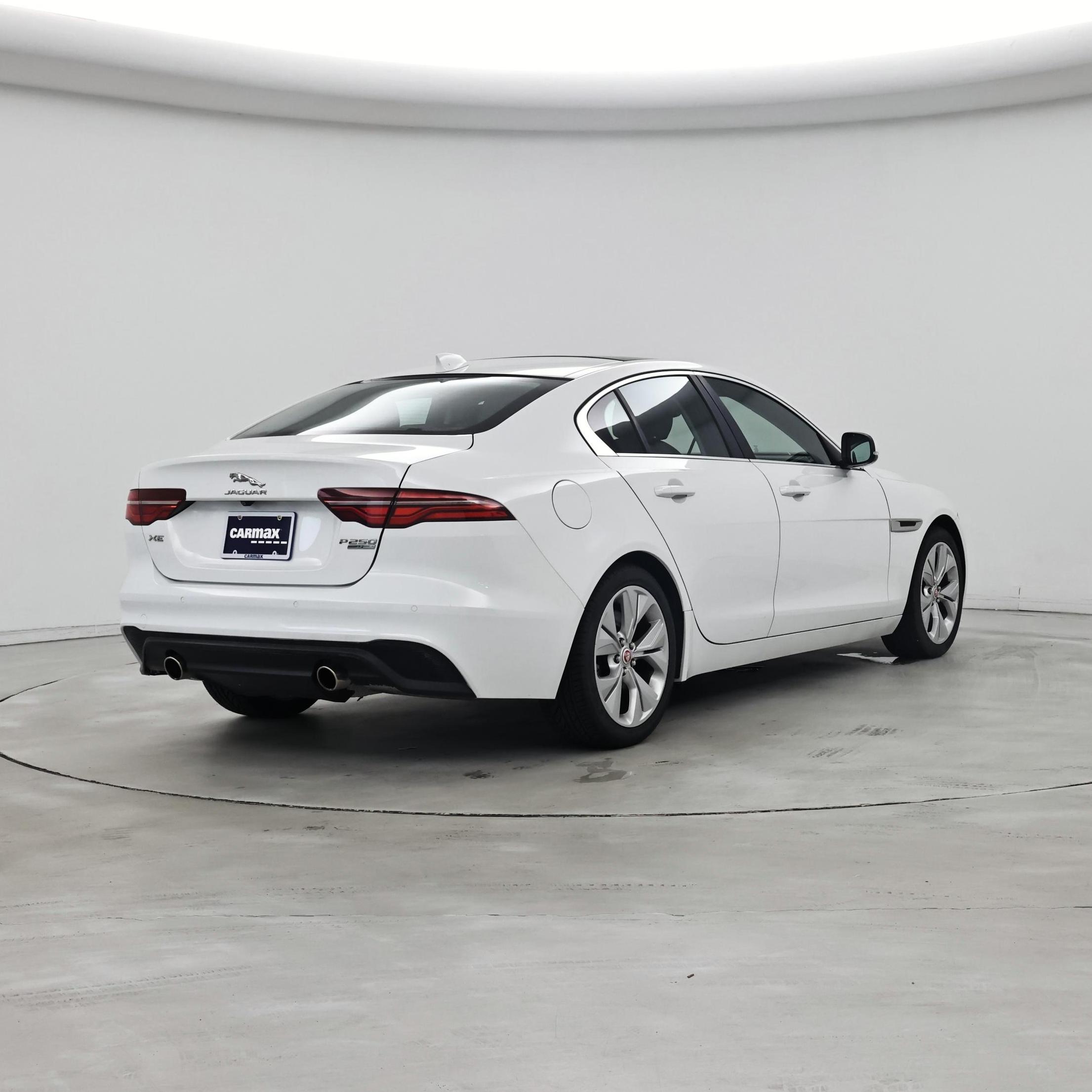 Thumbnail: 2020 Jaguar XE - 8