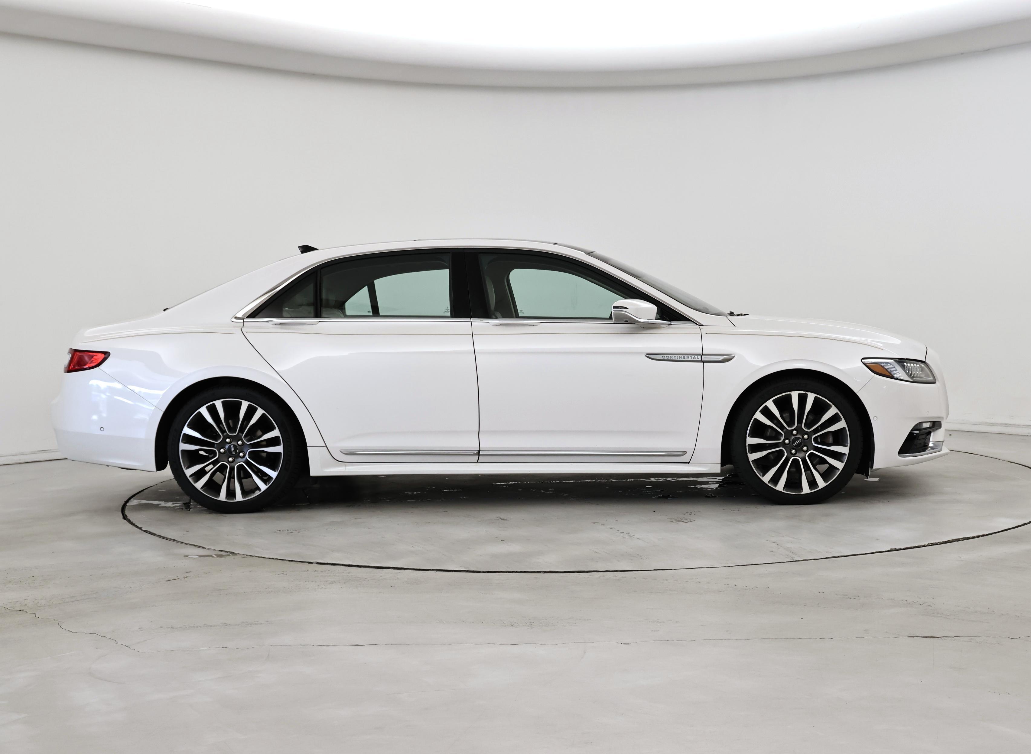 Thumbnail: 2019 Lincoln Continental - 7
