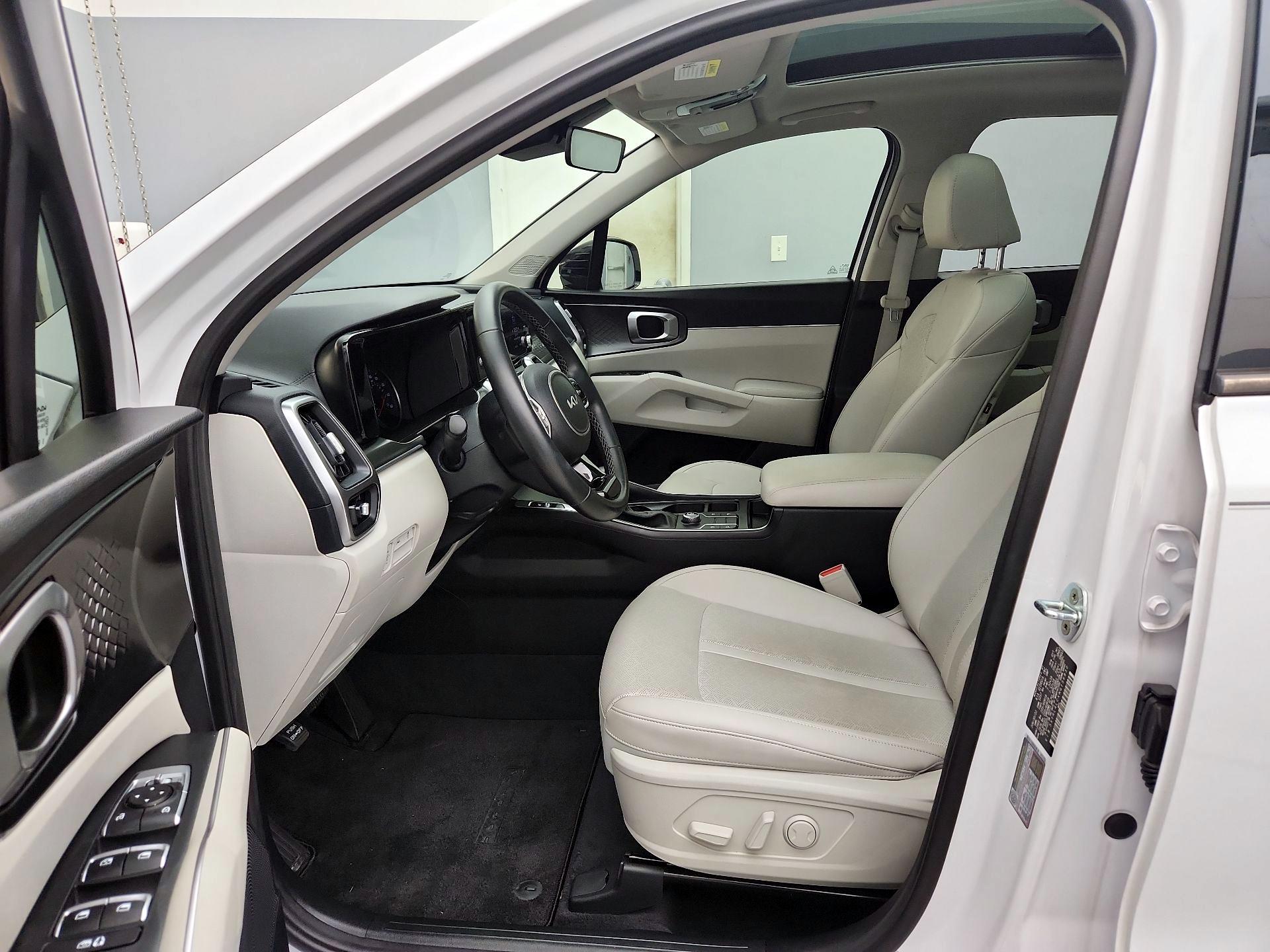 Thumbnail: 2022 Kia Sorento - 11