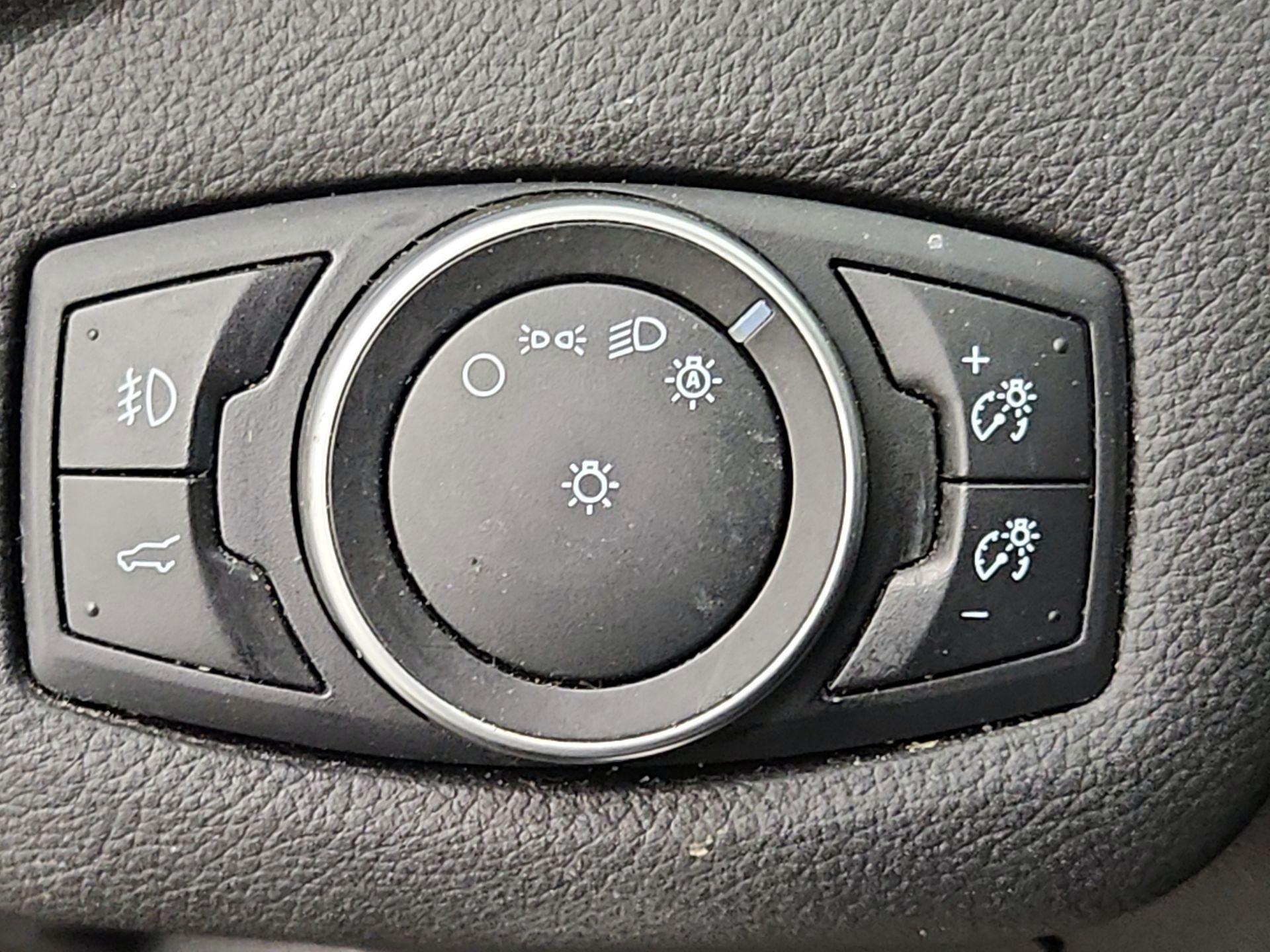 Thumbnail: 2017 Ford Escape - 13