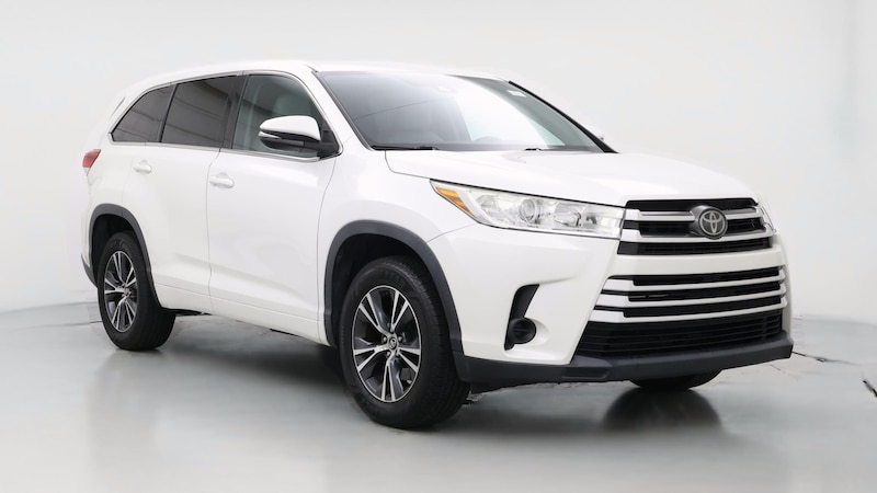 2017 Toyota Highlander LE Hero Image