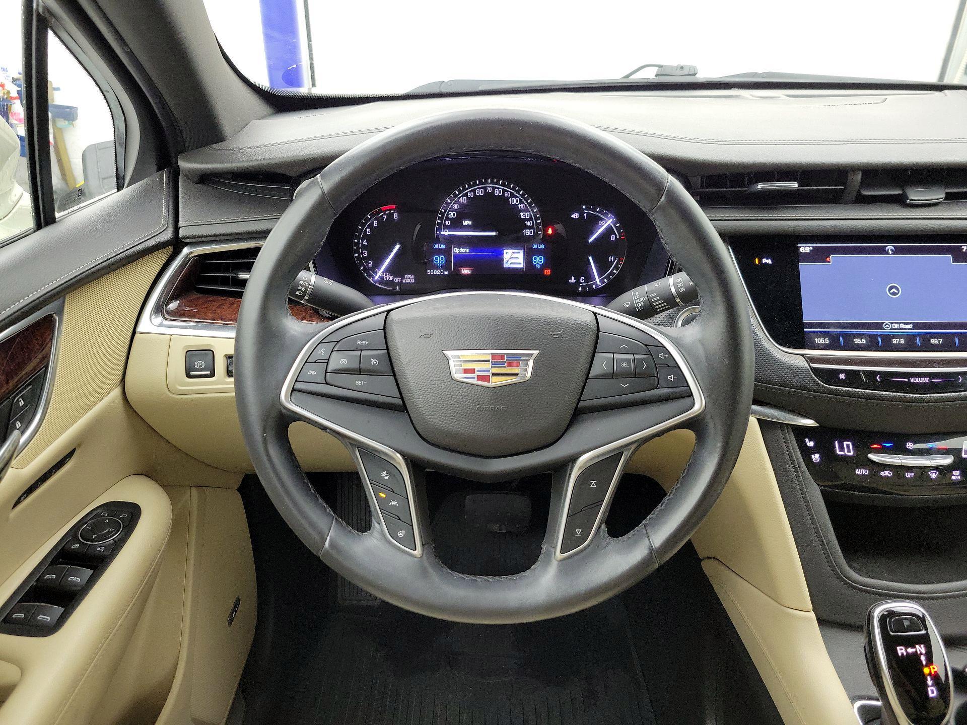 Thumbnail: 2017 Cadillac XT5 - 10