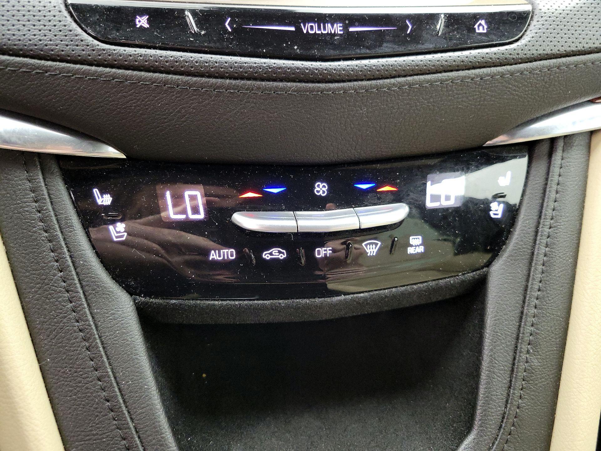 Thumbnail: 2017 Cadillac XT5 - 17