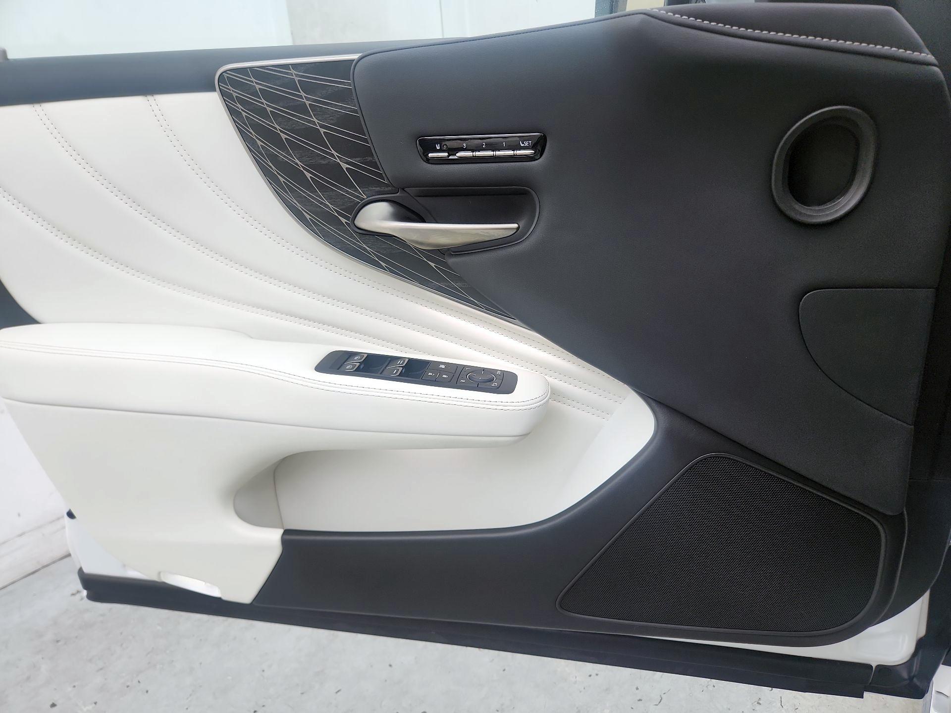 Thumbnail: 2022 Lexus LS - 12