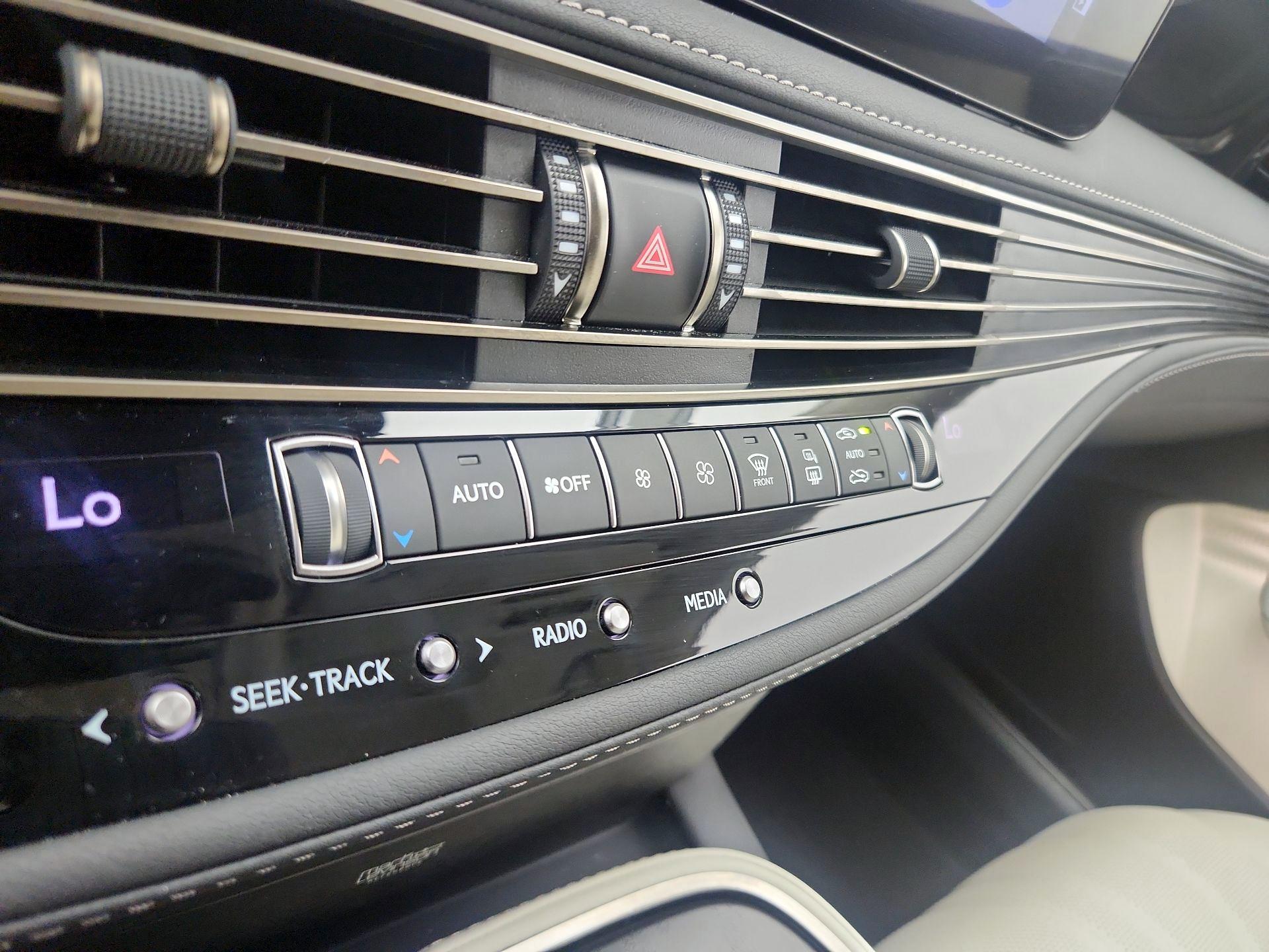 Thumbnail: 2022 Lexus LS - 17