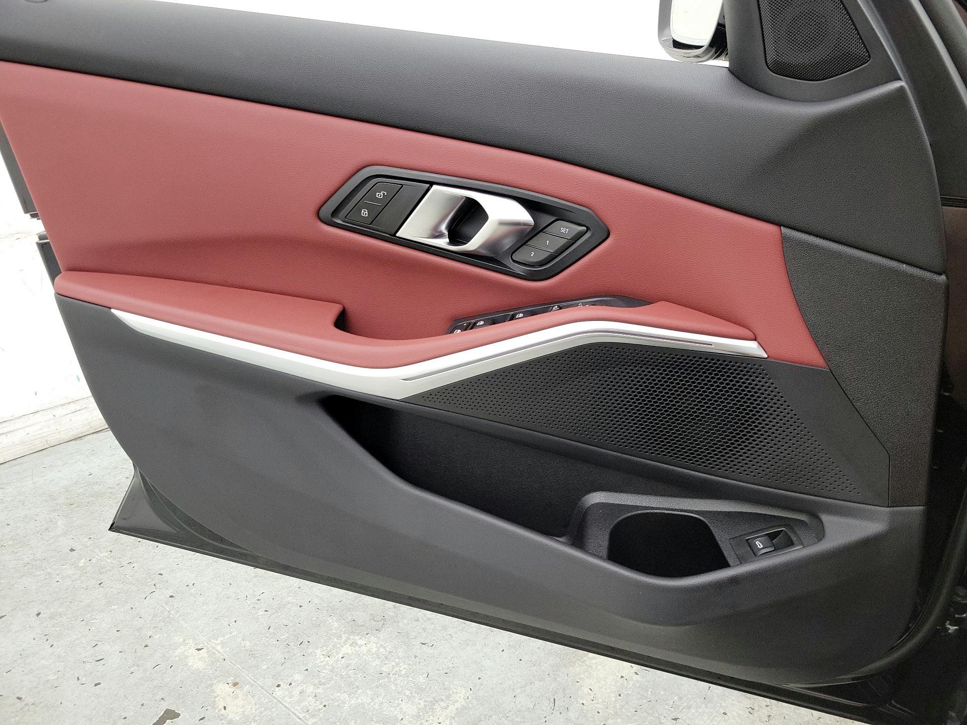 Thumbnail: 2024 BMW 3 Series - 12
