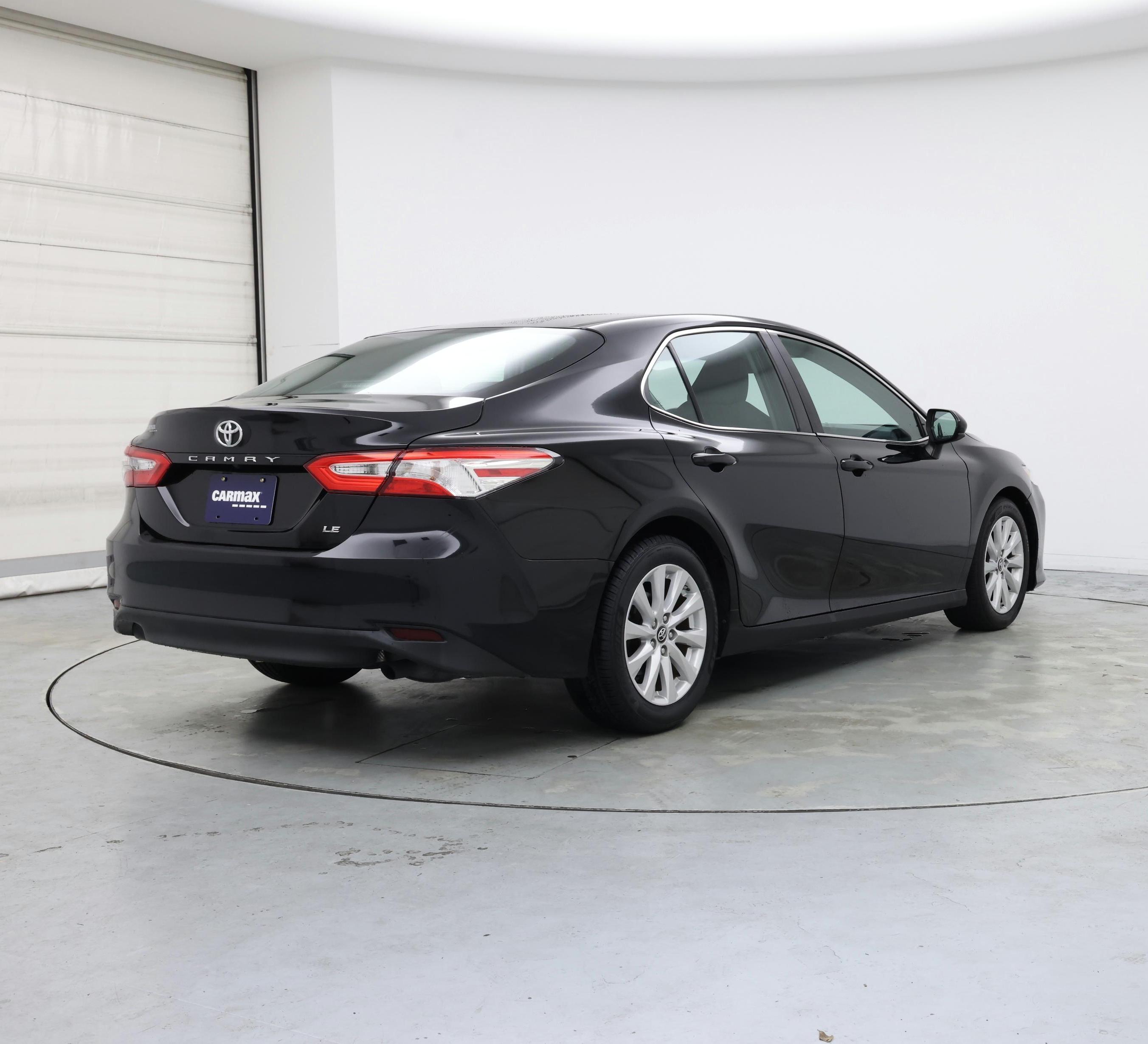Thumbnail: 2018 Toyota Camry - 8