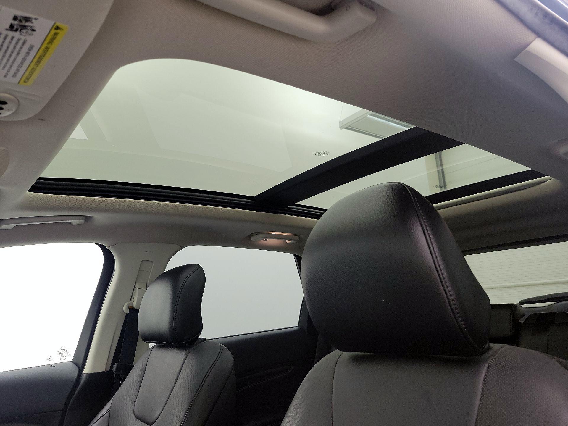 Thumbnail: 2018 Ford Edge - 19