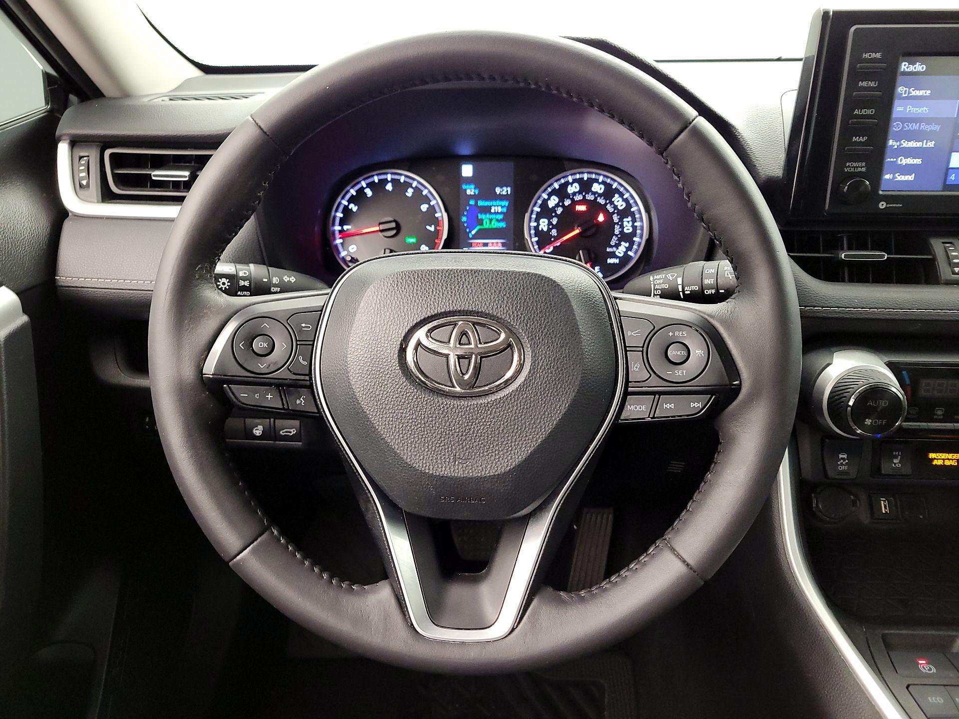 Thumbnail: 2022 Toyota RAV4 - 10