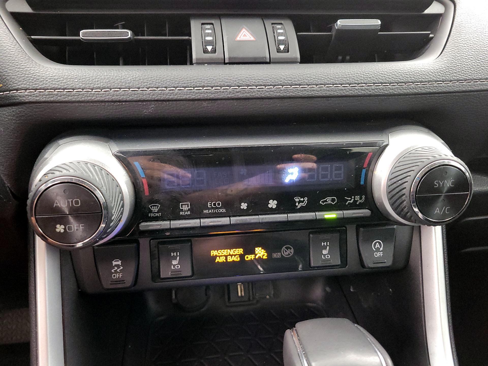 Thumbnail: 2022 Toyota RAV4 - 16