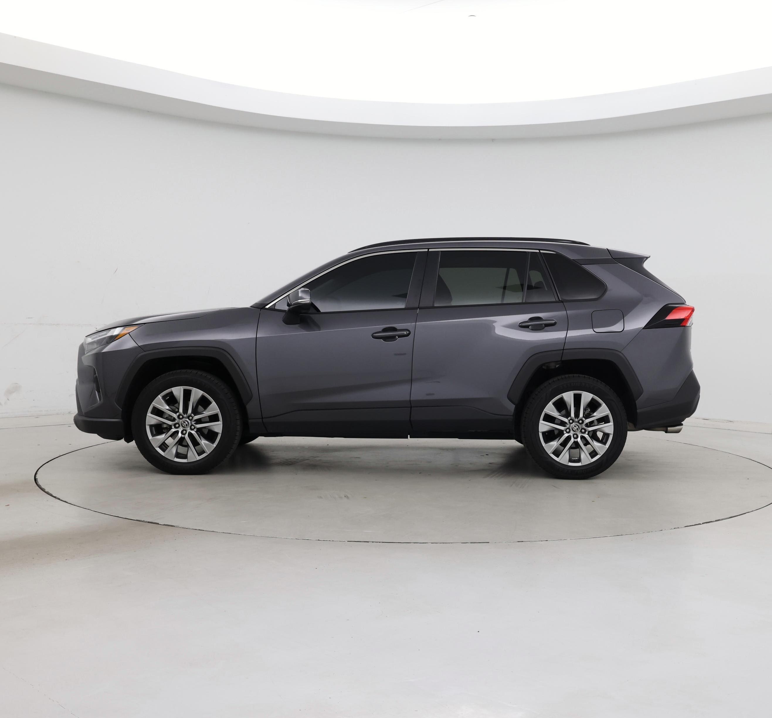 Thumbnail: 2022 Toyota RAV4 - 3