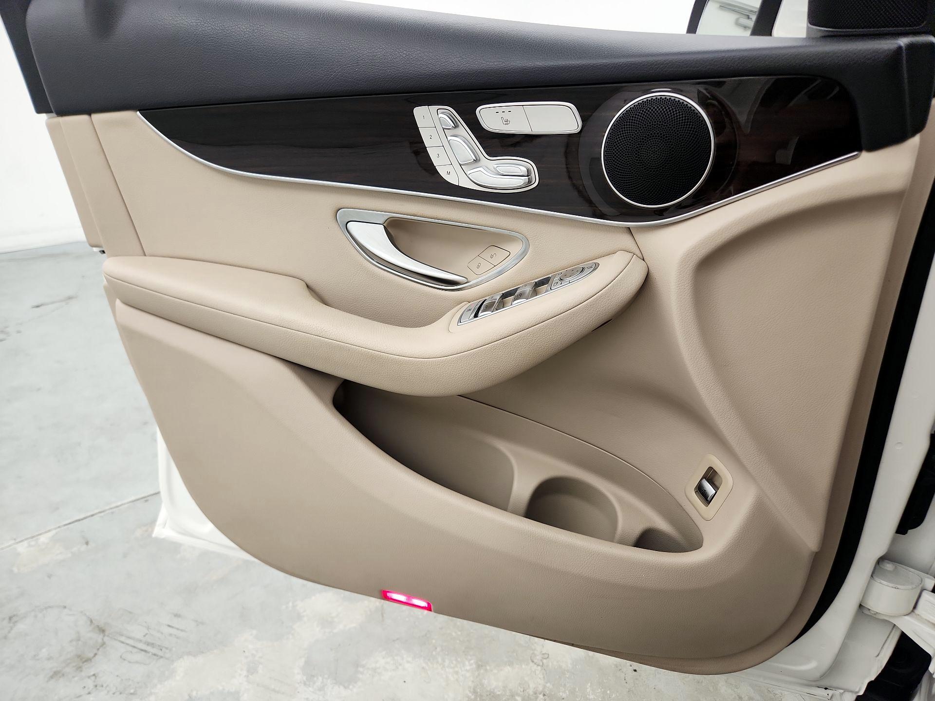 Thumbnail: 2019 Mercedes-Benz GLC - 12
