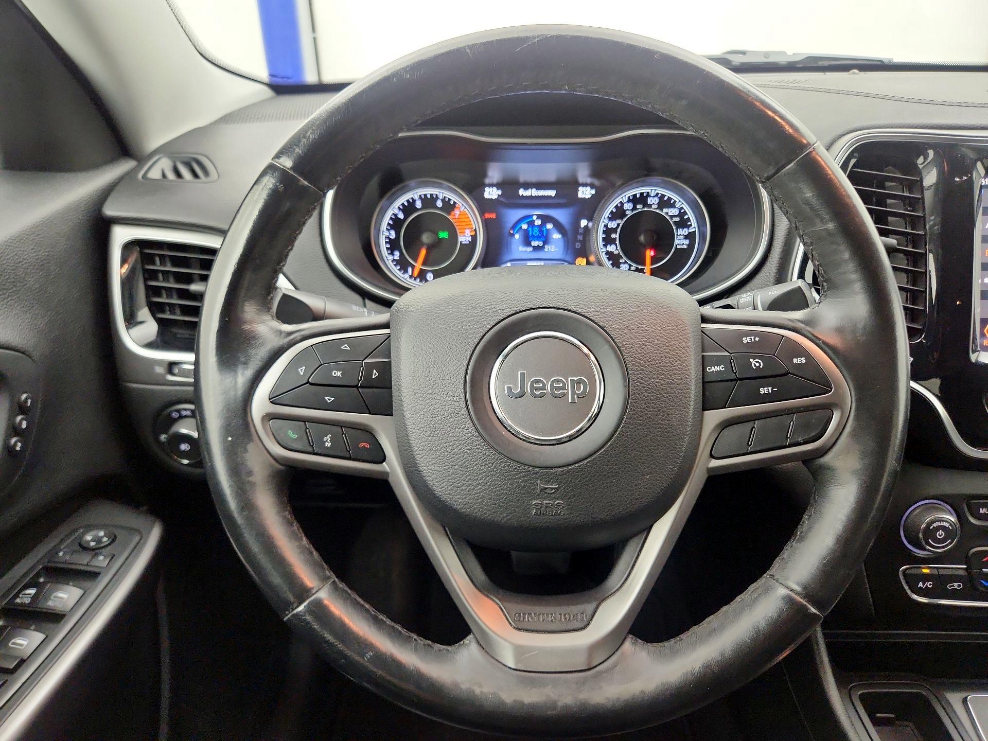 Thumbnail: 2019 Jeep Cherokee - 10