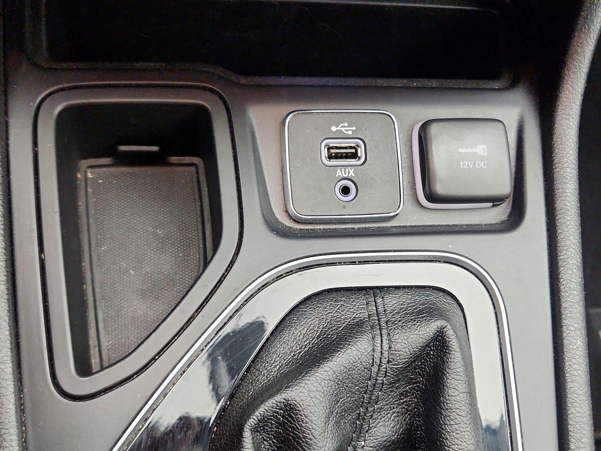 Thumbnail: 2019 Jeep Cherokee - 18