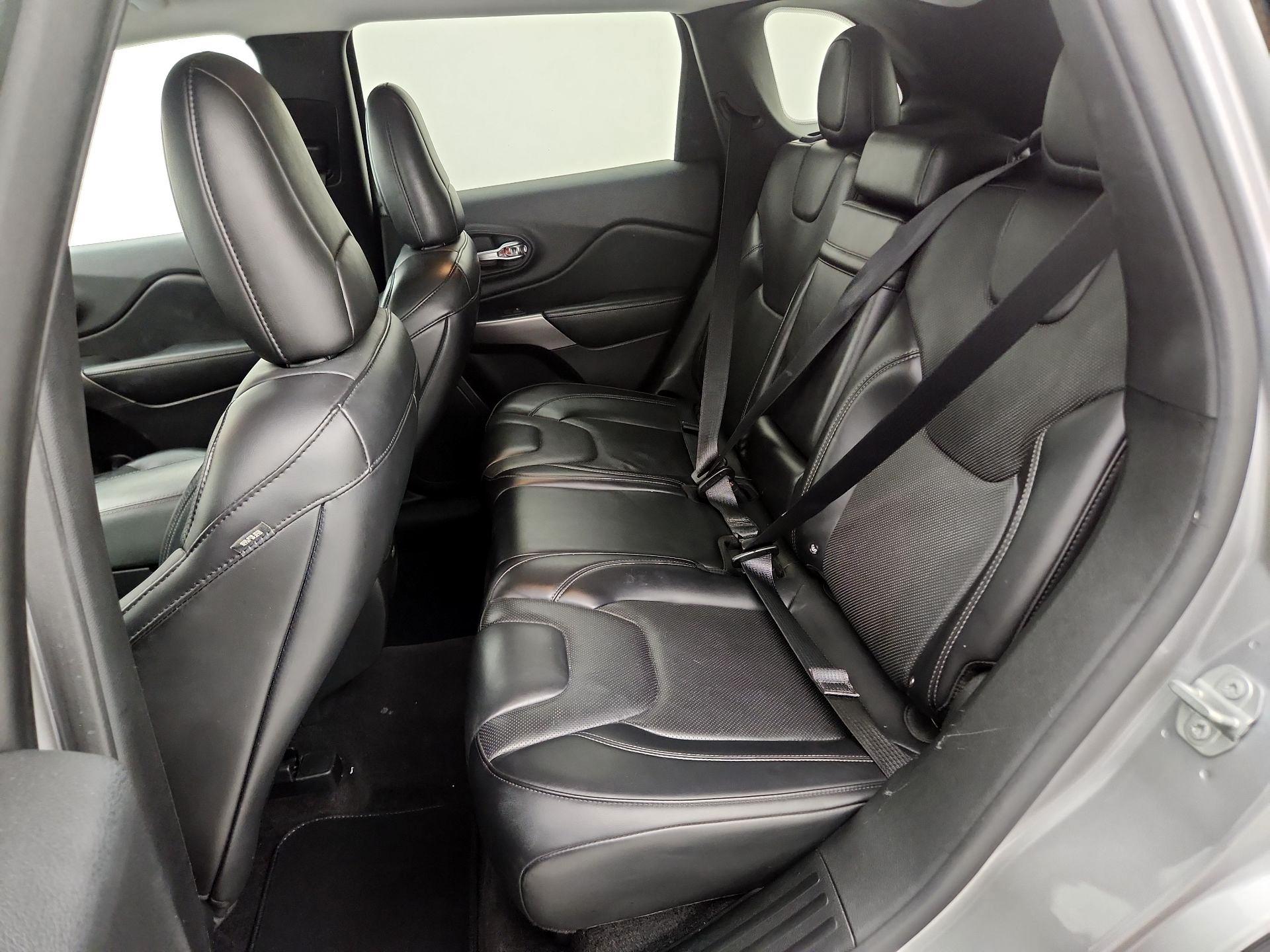 Thumbnail: 2019 Jeep Cherokee - 19