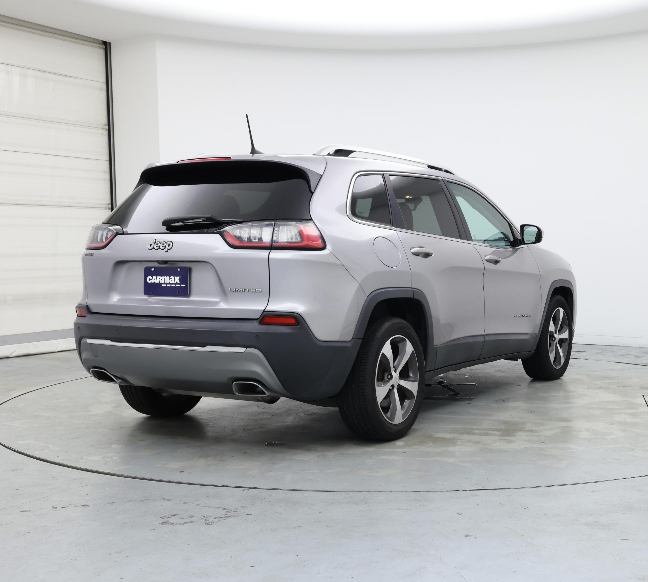 Thumbnail: 2019 Jeep Cherokee - 8