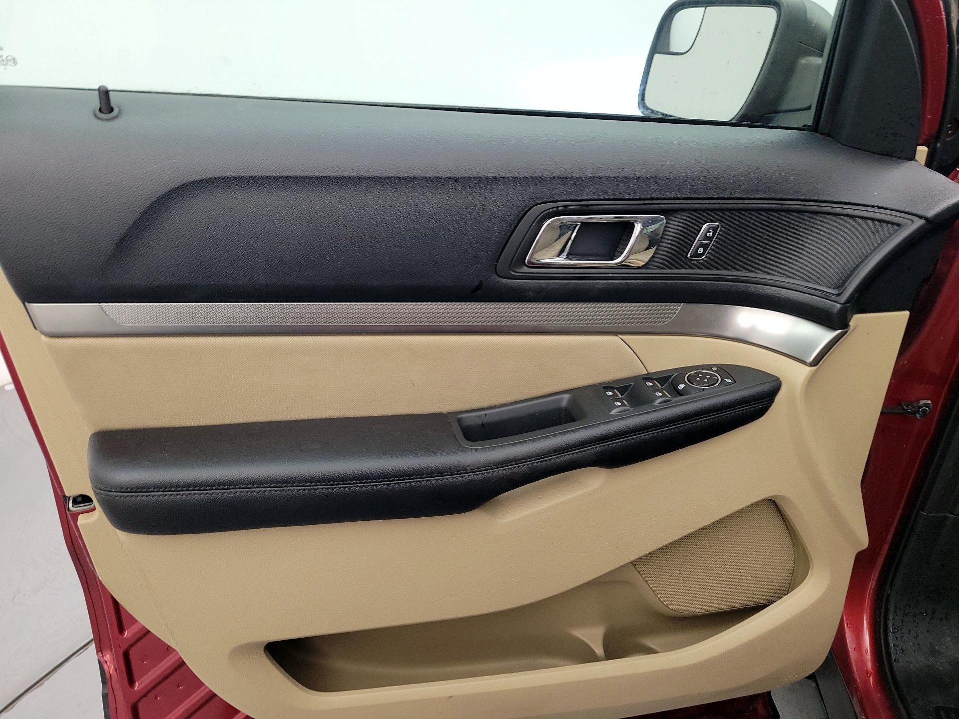 Thumbnail: 2017 Ford Explorer - 12