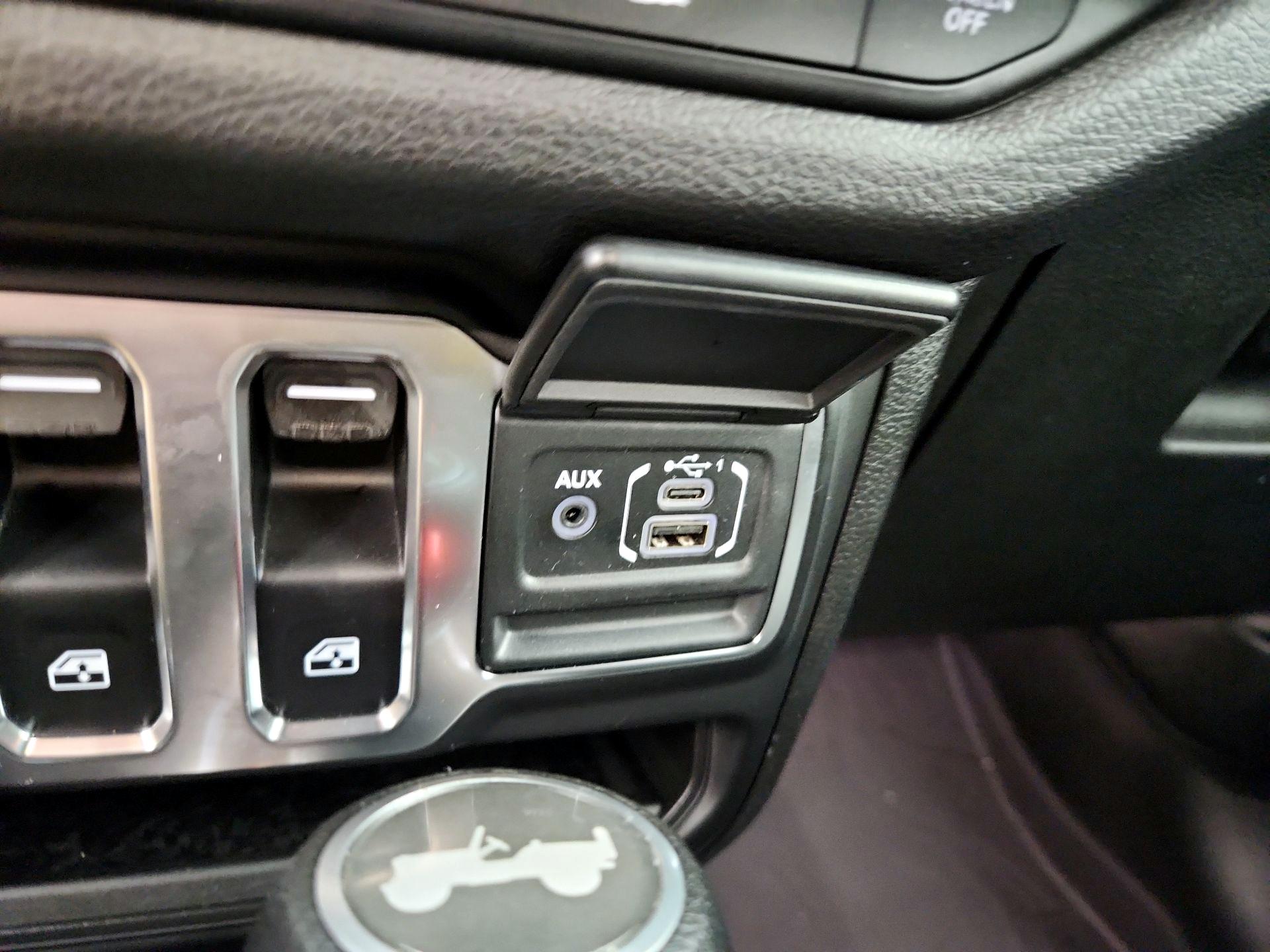 Thumbnail: 2025 Jeep Wrangler - 18