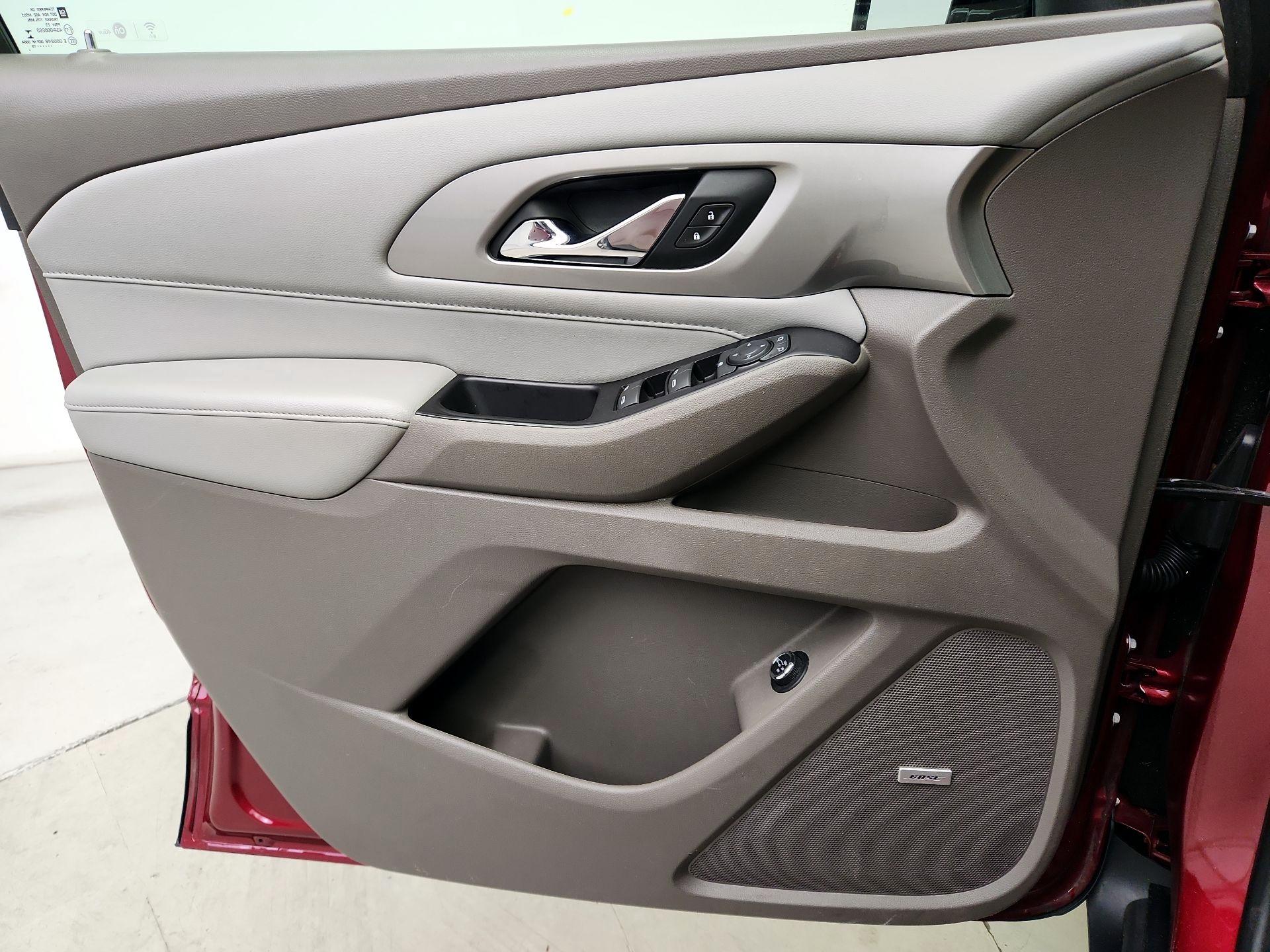 Thumbnail: 2018 Chevrolet Traverse - 12