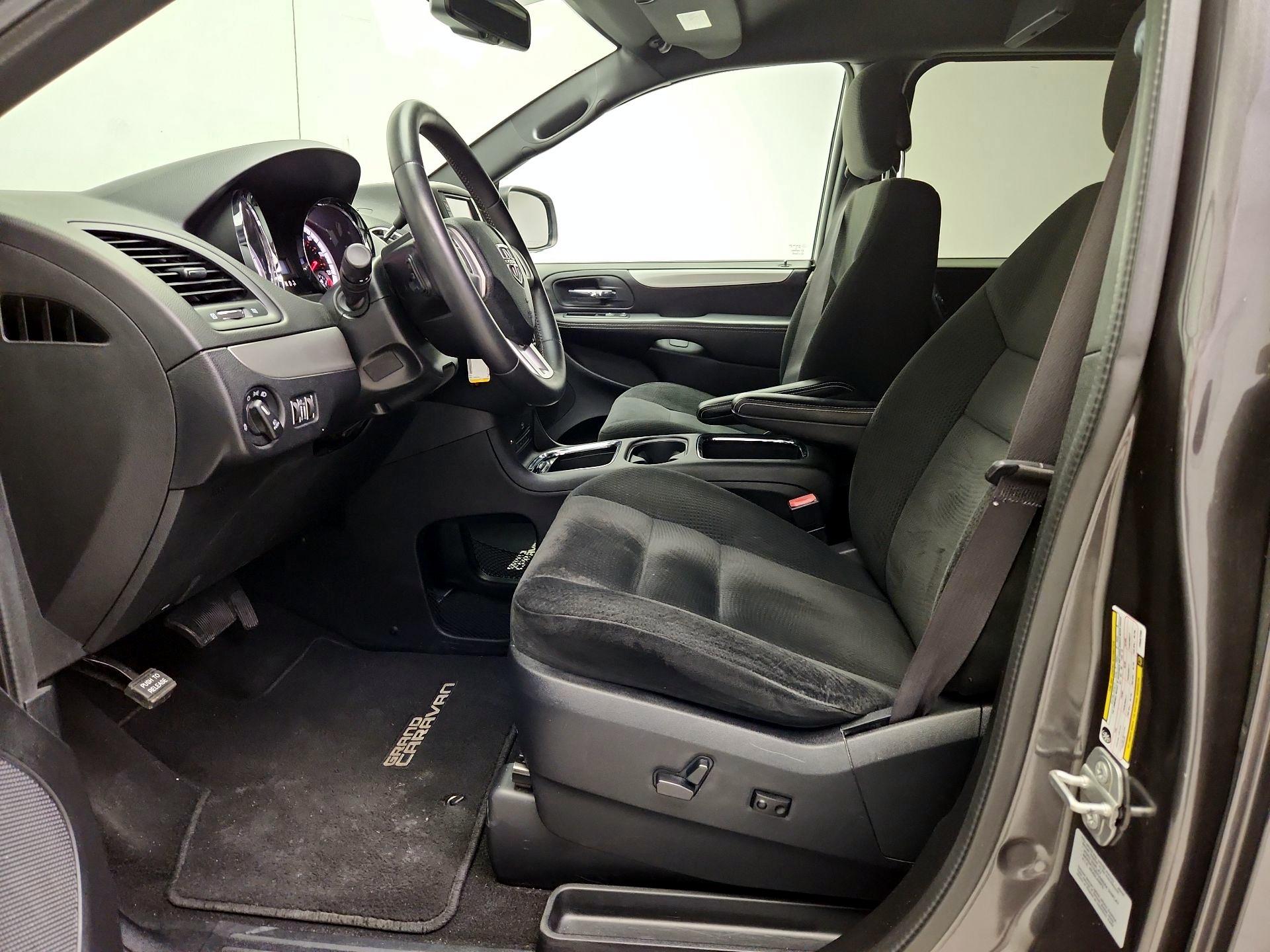 Thumbnail: 2015 Dodge Grand Caravan - 11