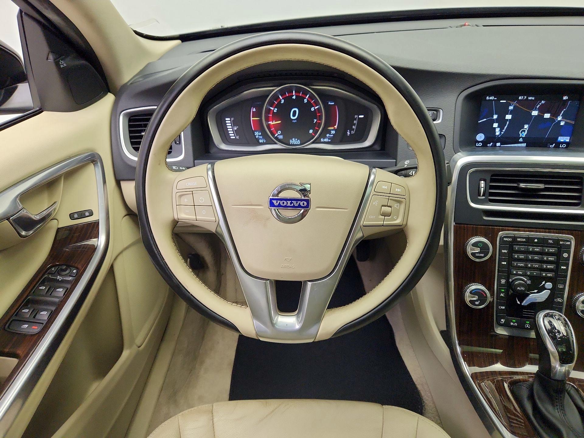 Thumbnail: 2015 Volvo S60 - 10