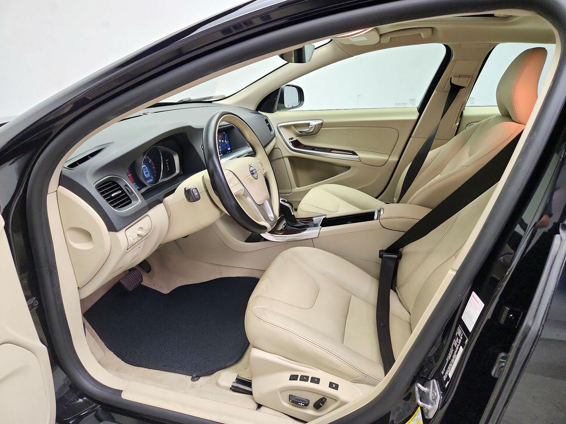 Thumbnail: 2015 Volvo S60 - 11