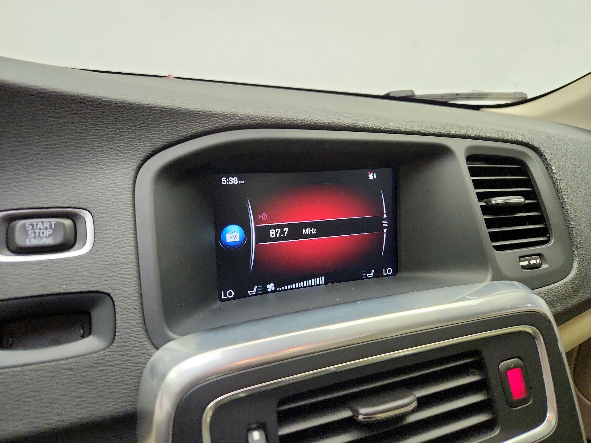 Thumbnail: 2015 Volvo S60 - 16