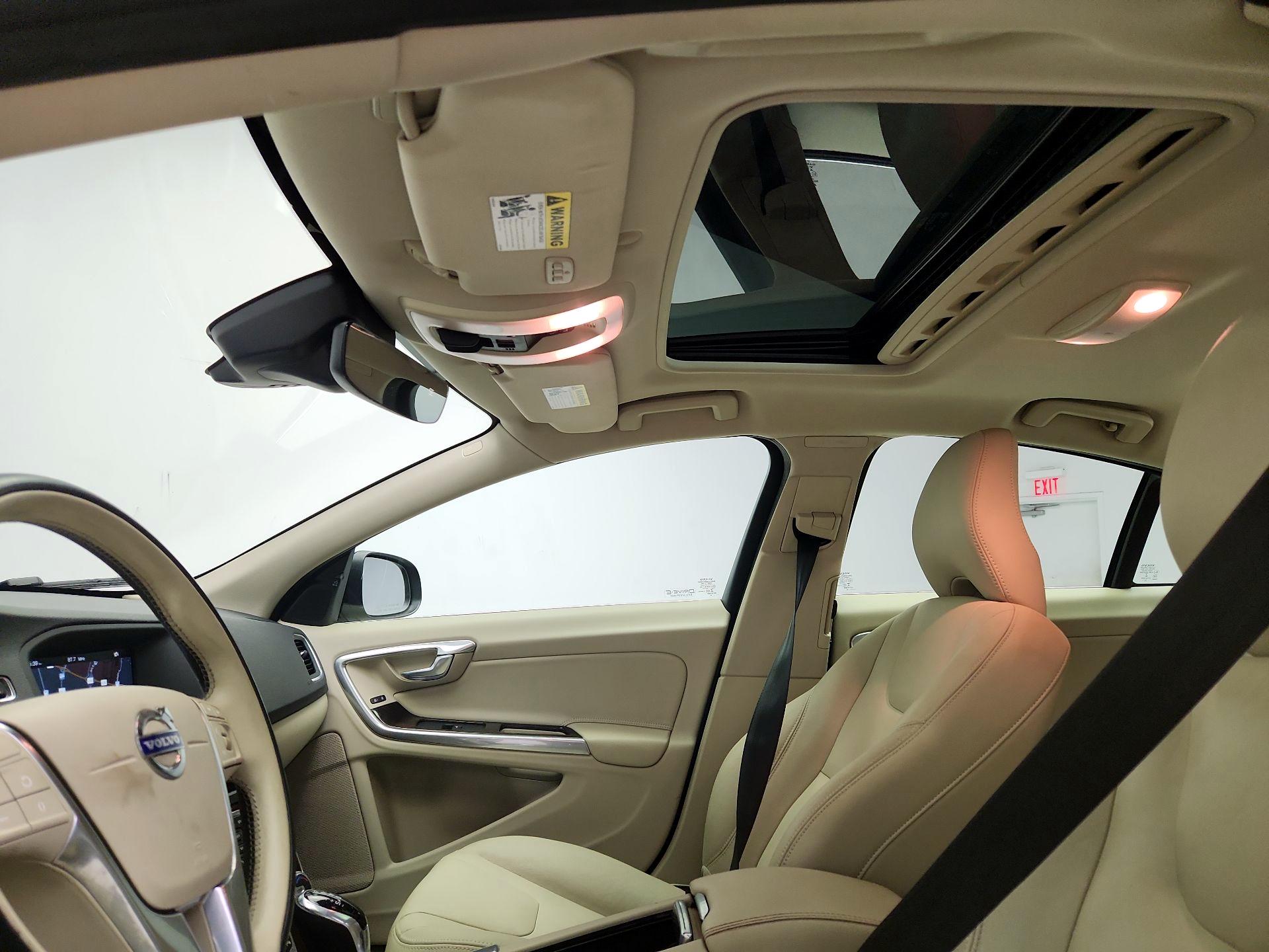 Thumbnail: 2015 Volvo S60 - 19