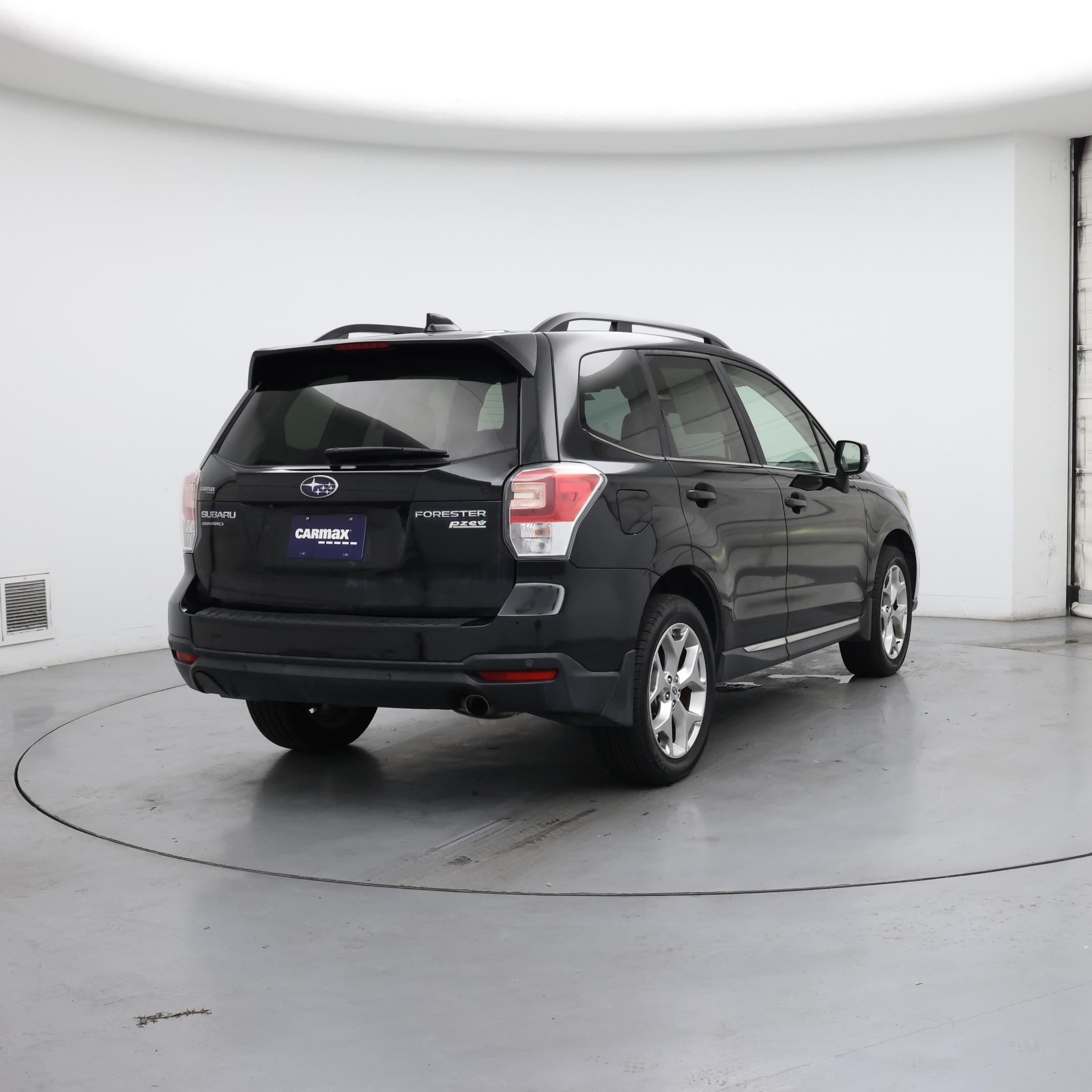 Thumbnail: 2017 Subaru Forester - 8