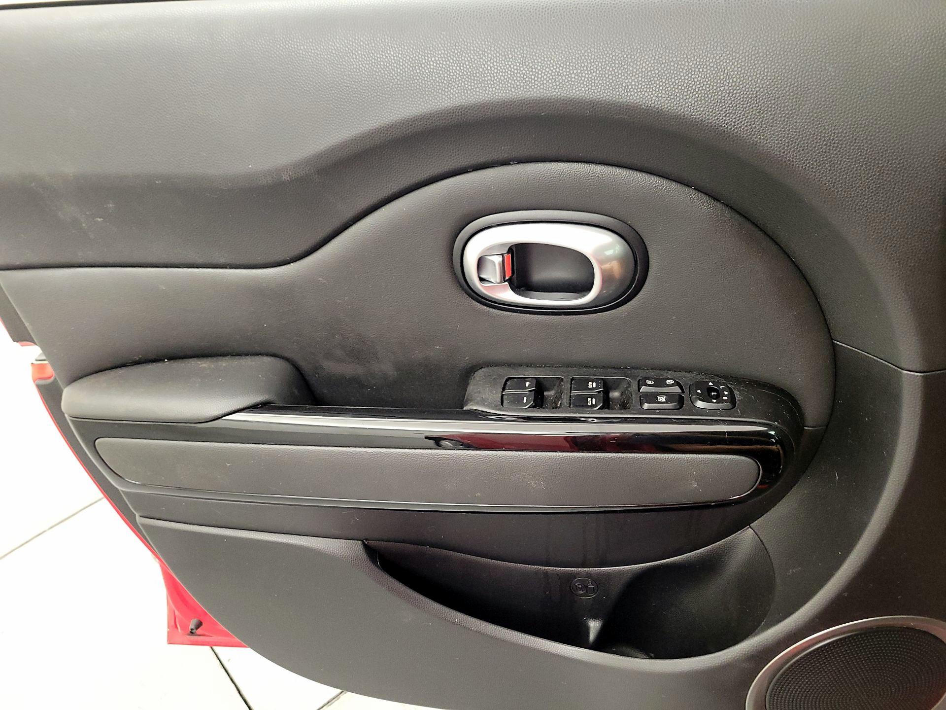 Thumbnail: 2016 Kia Soul - 12