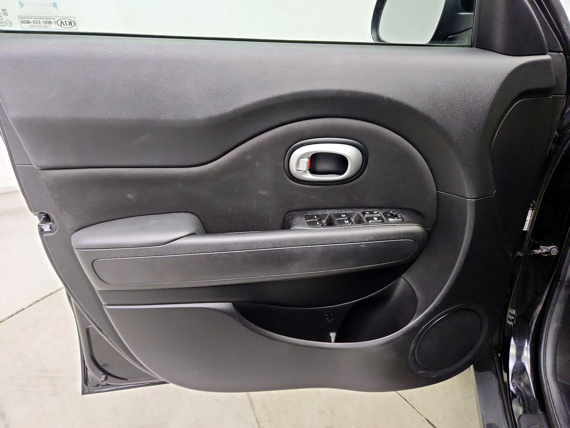 Thumbnail: 2016 Kia Soul - 12