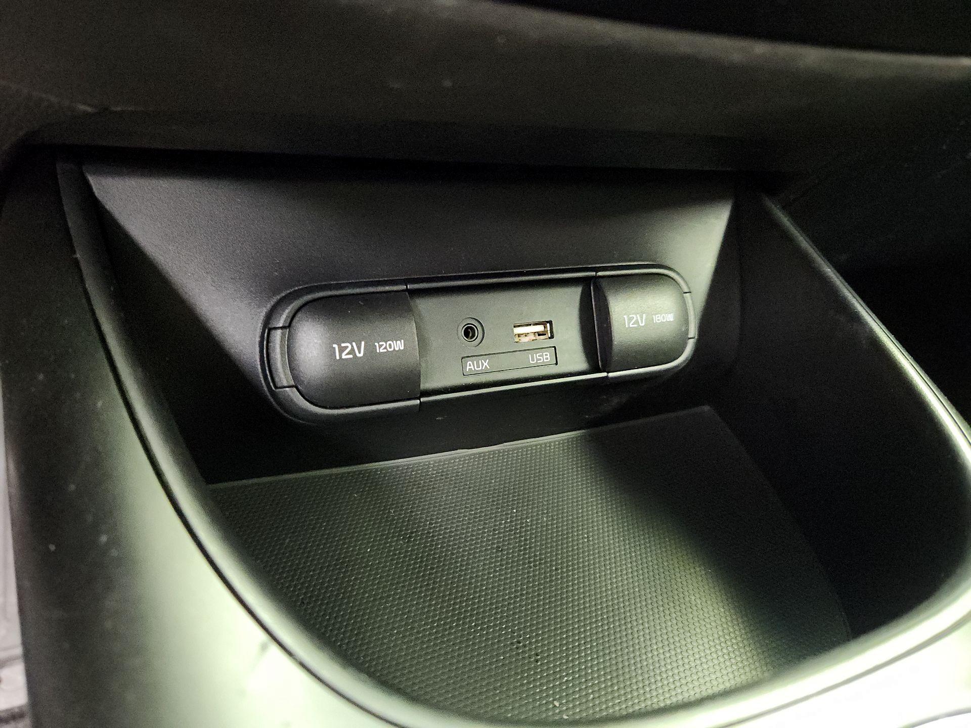 Thumbnail: 2016 Kia Soul - 18