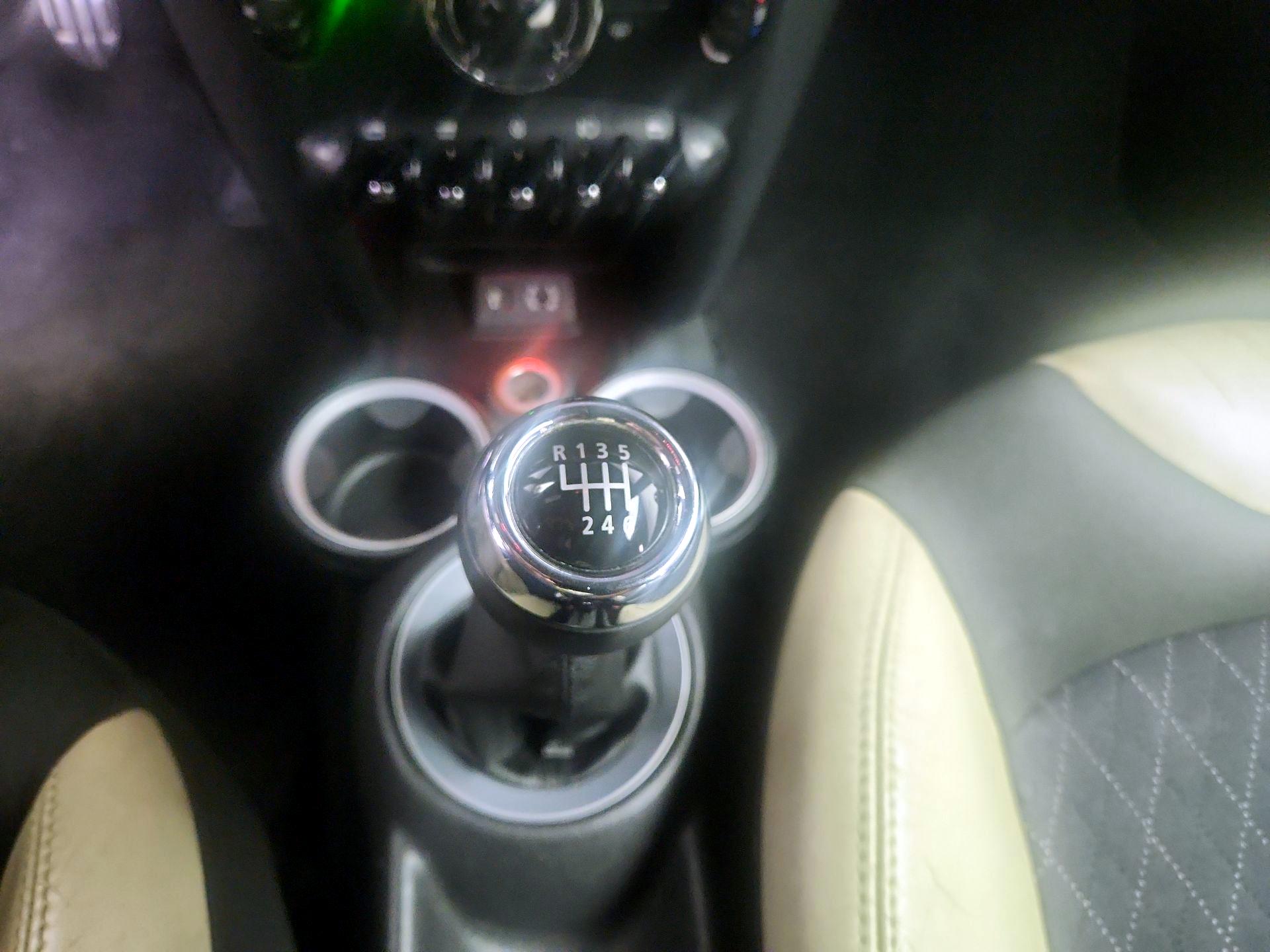 Thumbnail: 2014 MINI Cooper - 15