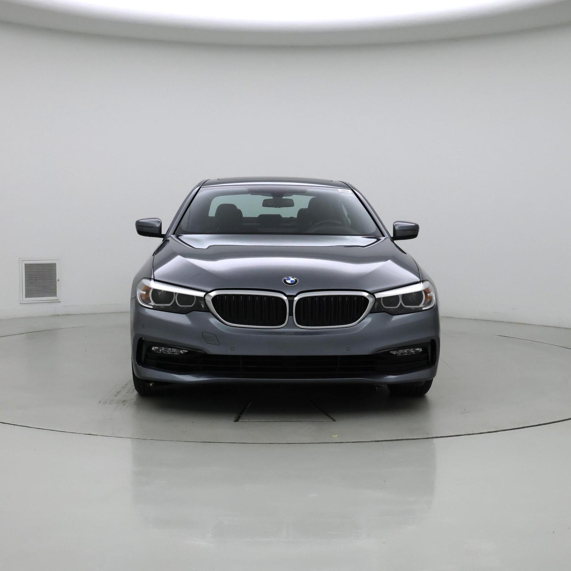 Thumbnail: 2017 BMW 5 Series - 5