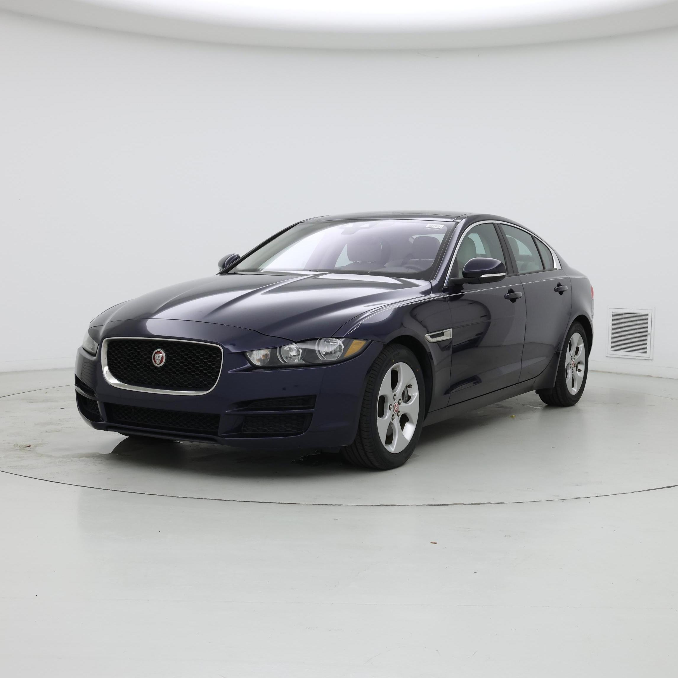 Thumbnail: 2017 Jaguar XE - 4
