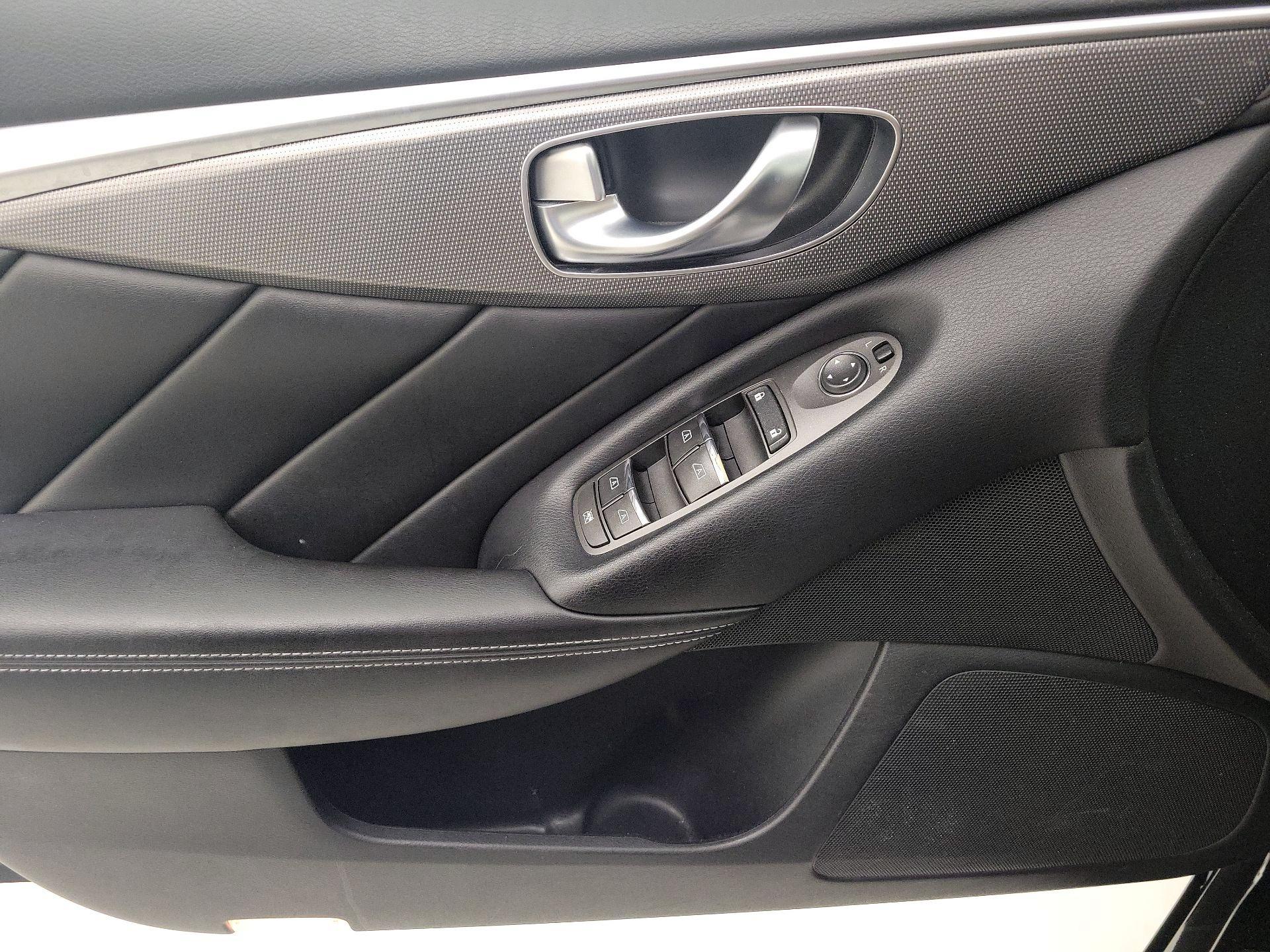 Thumbnail: 2015 INFINITI Q50 - 12
