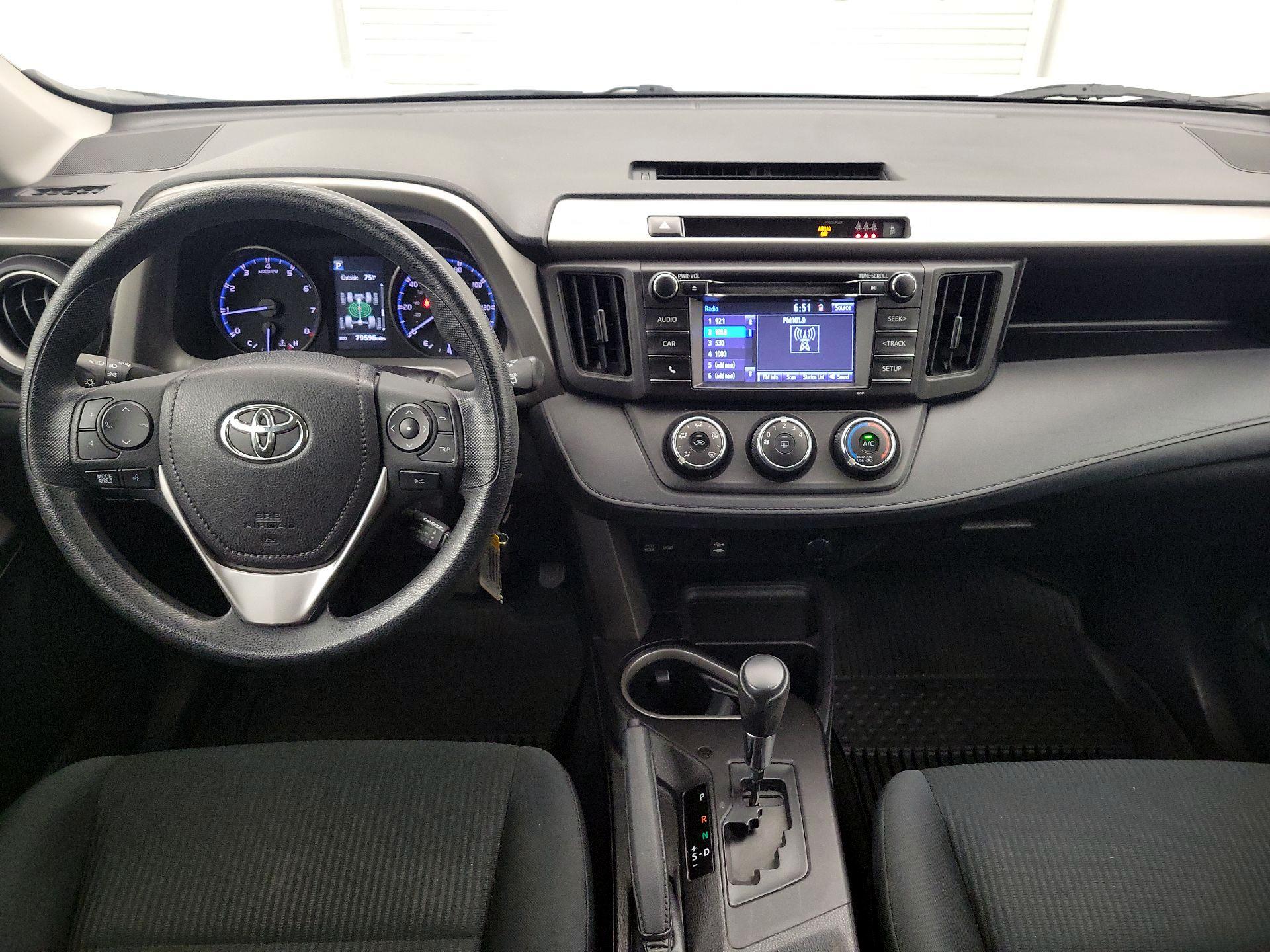 Thumbnail: 2018 Toyota RAV4 - 9