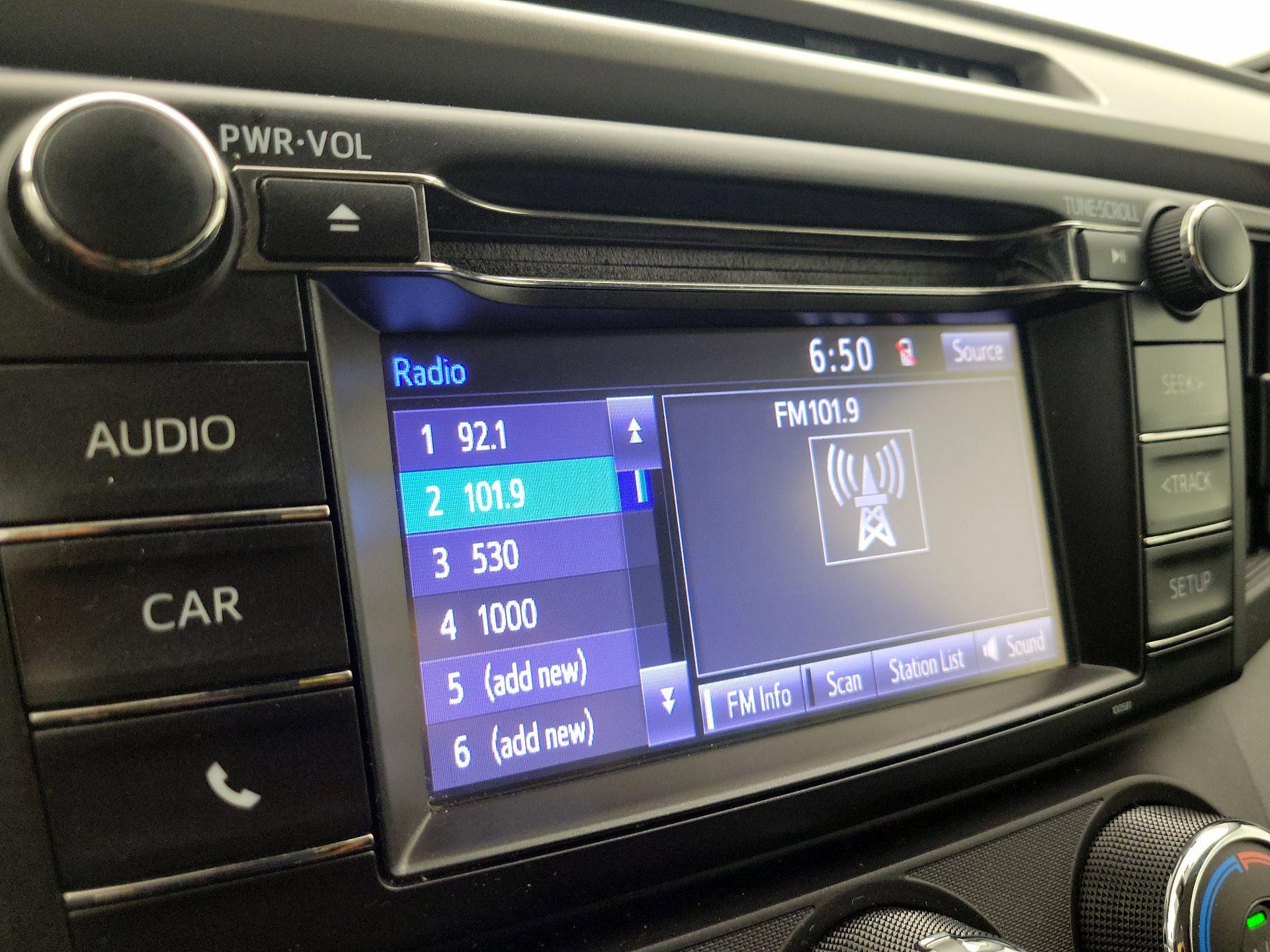 Thumbnail: 2018 Toyota RAV4 - 15