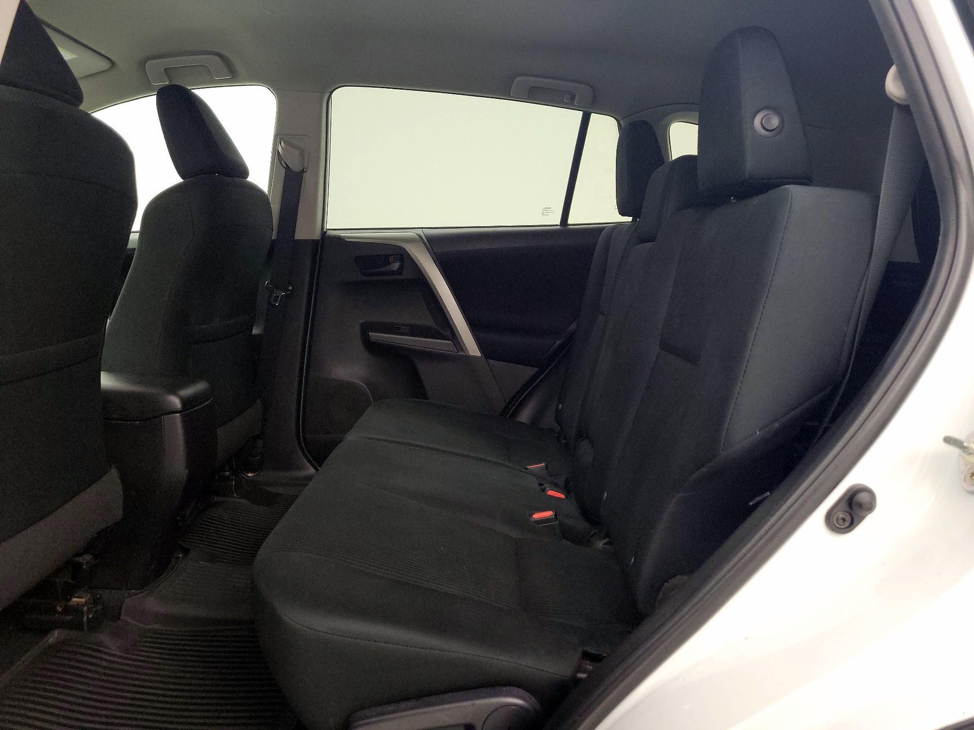 Thumbnail: 2018 Toyota RAV4 - 19