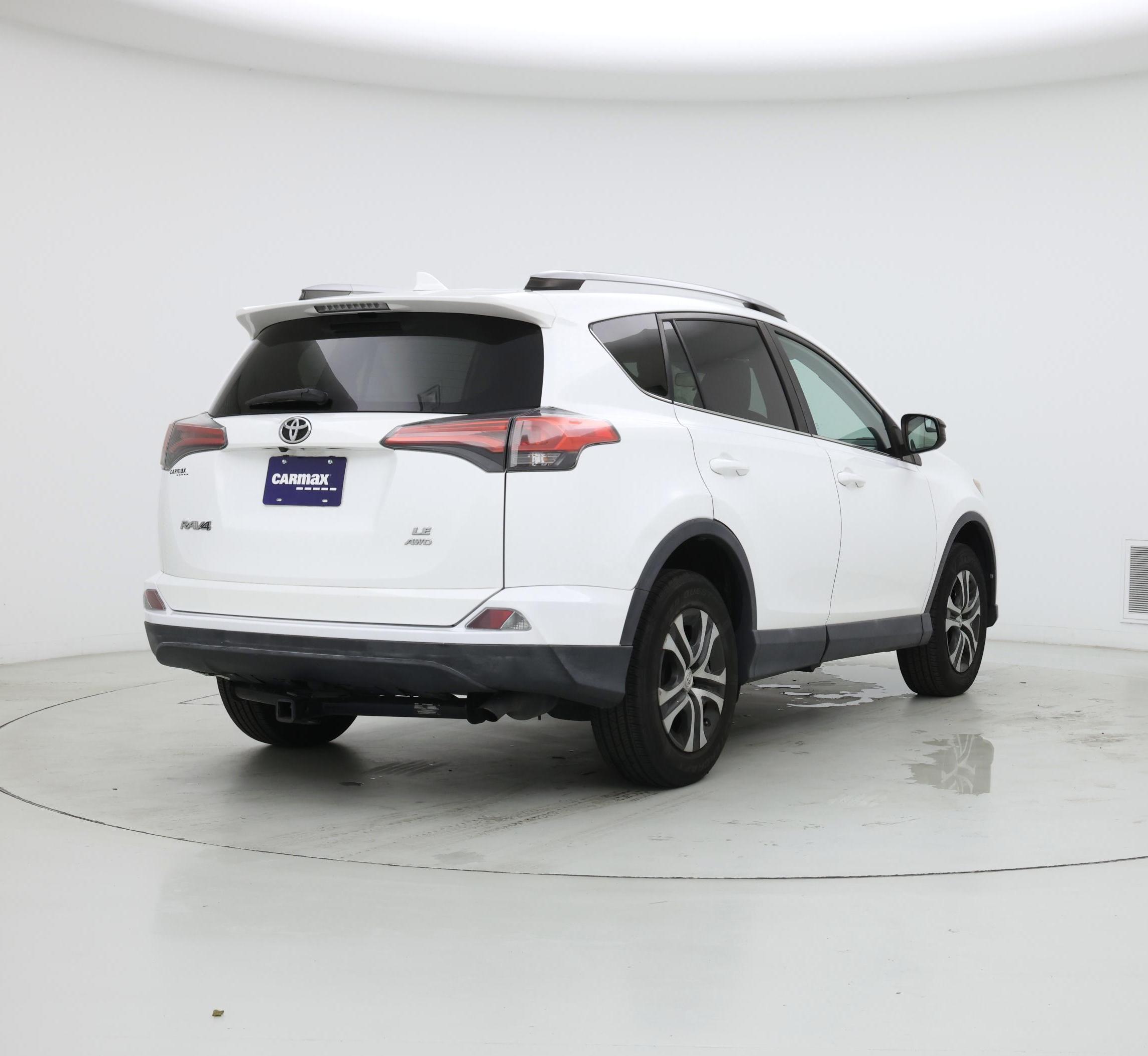 Thumbnail: 2018 Toyota RAV4 - 8