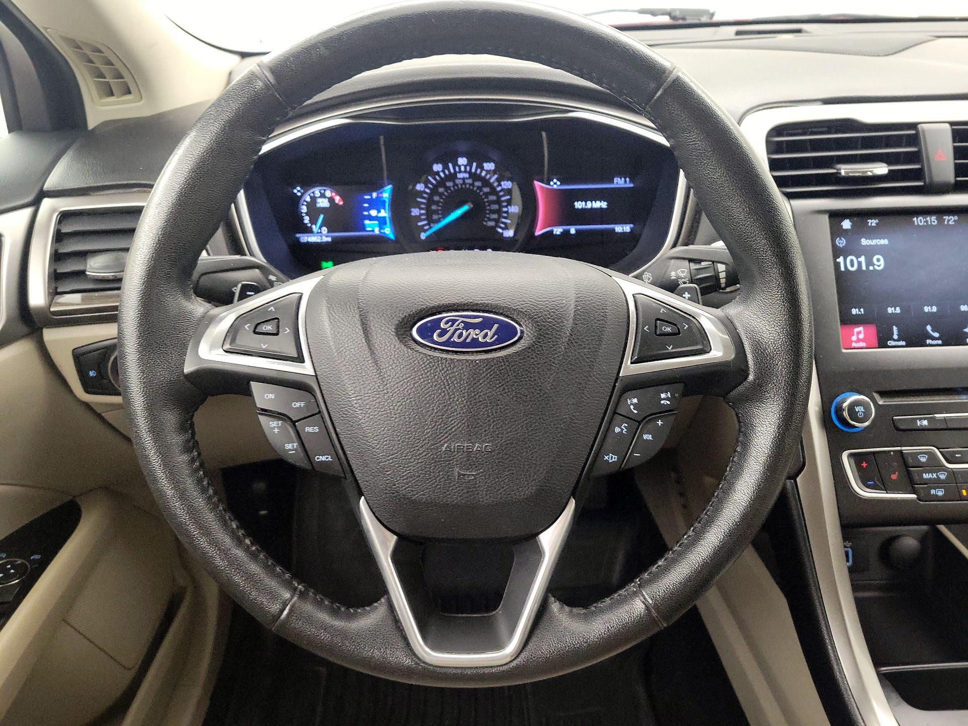 Thumbnail: 2017 Ford Fusion - 10