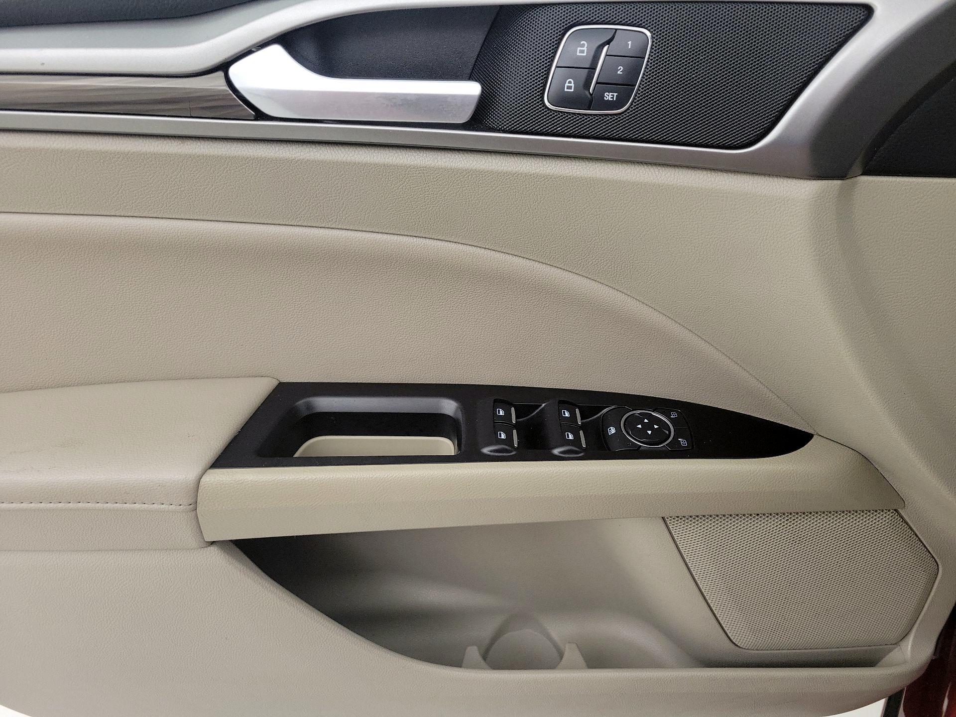 Thumbnail: 2017 Ford Fusion - 12