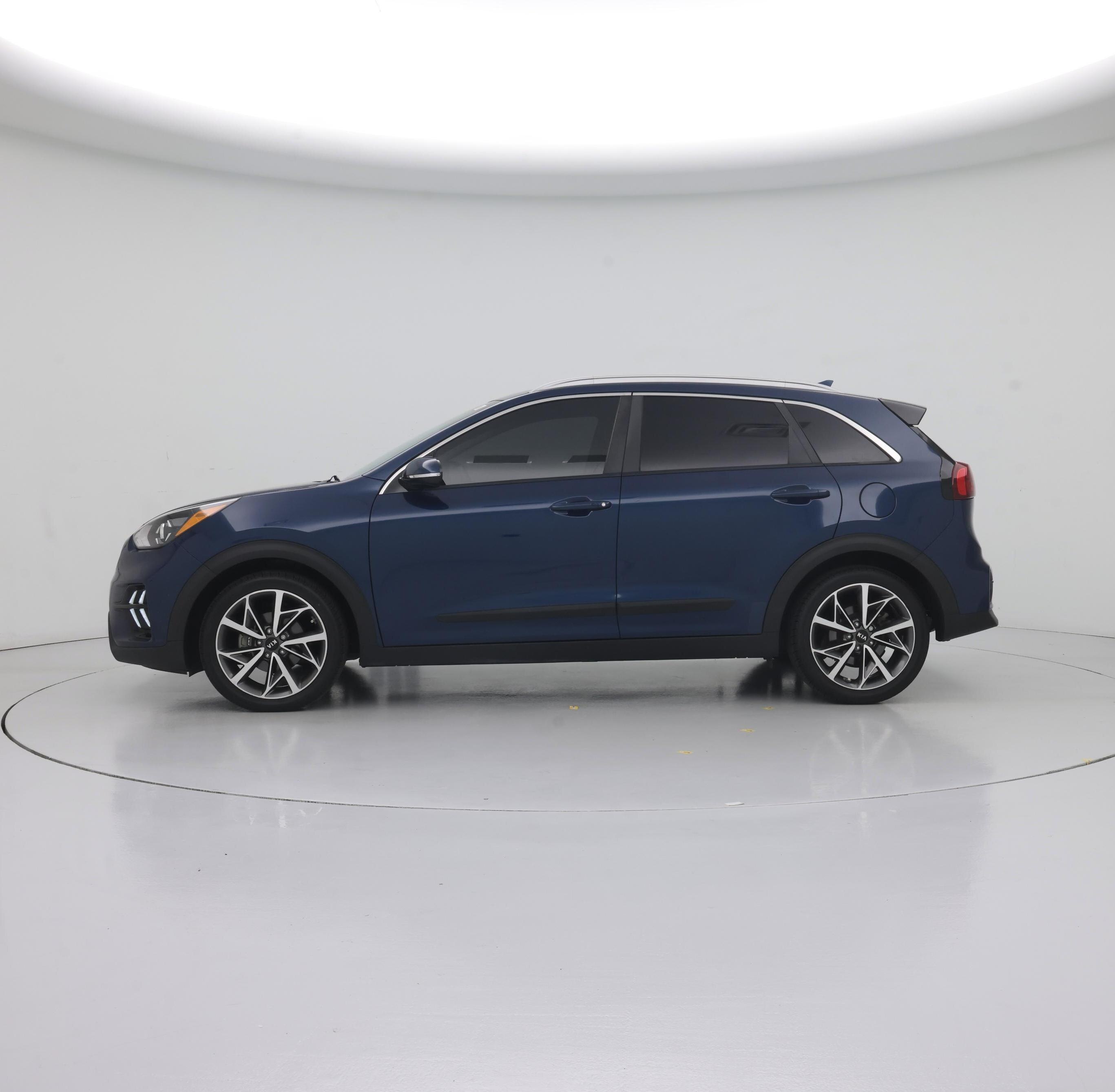 Thumbnail: 2020 Kia Niro - 3