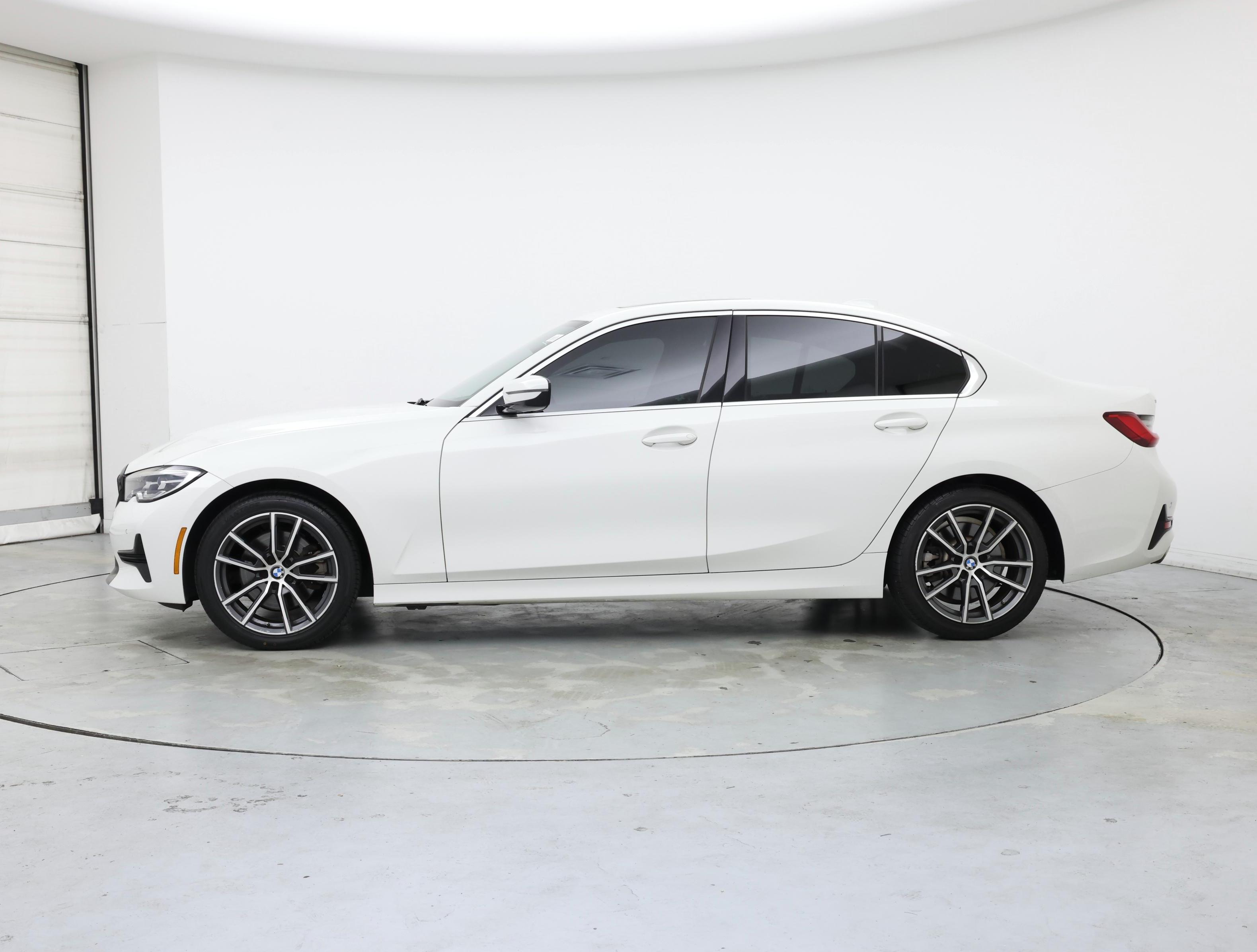 Thumbnail: 2021 BMW 3 Series - 3