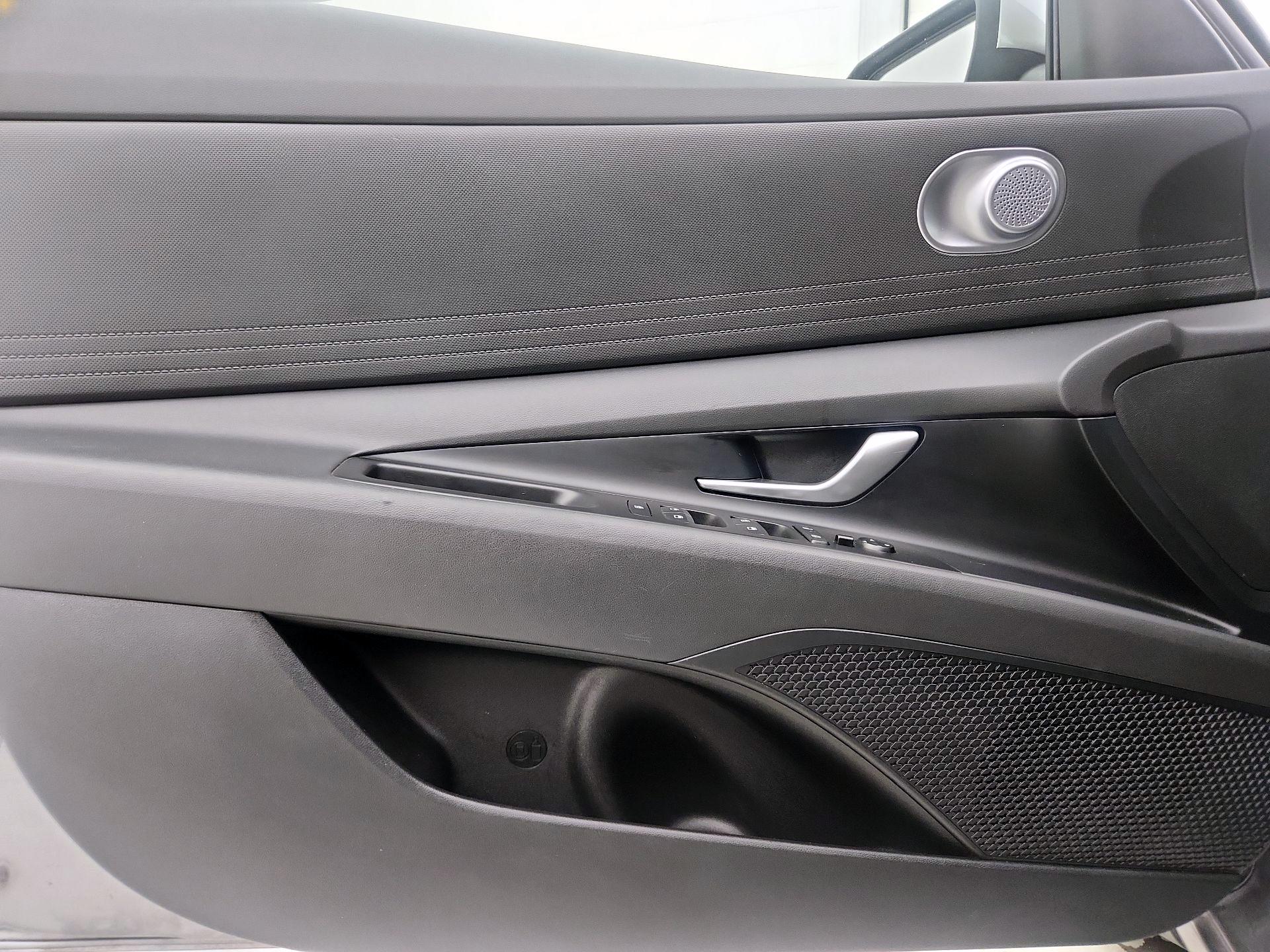 Thumbnail: 2024 Hyundai Elantra - 12