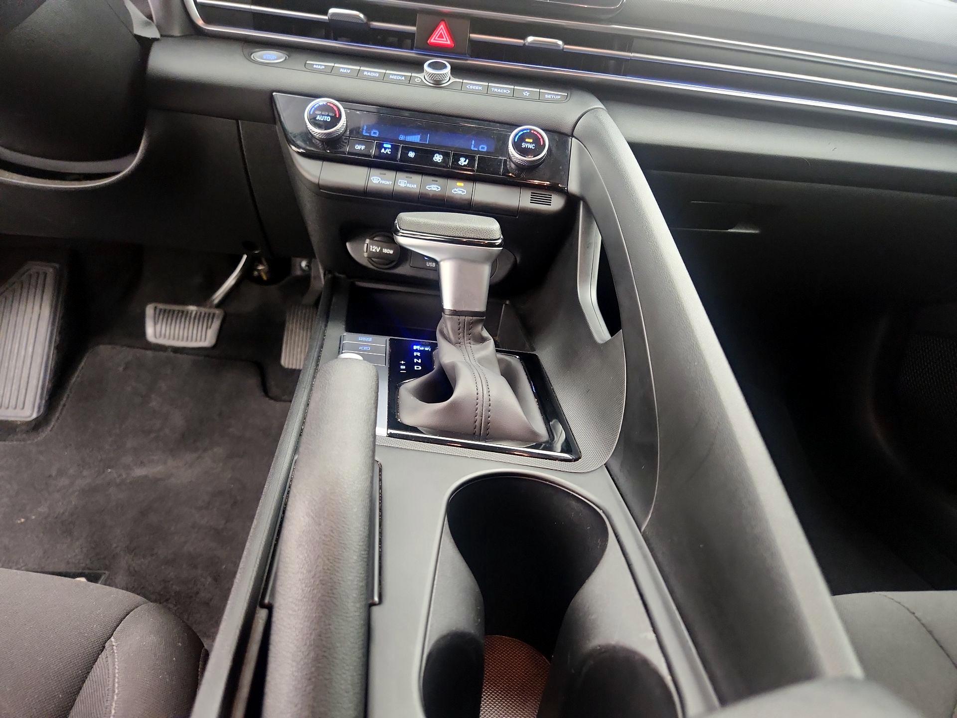 Thumbnail: 2024 Hyundai Elantra - 18