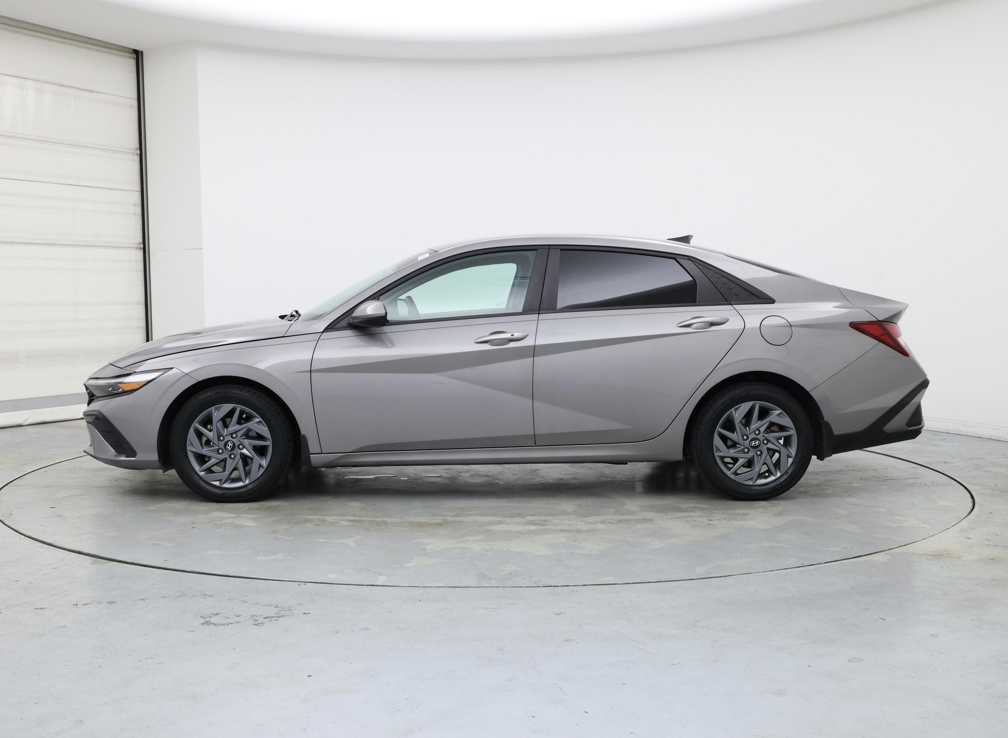 Thumbnail: 2024 Hyundai Elantra - 3