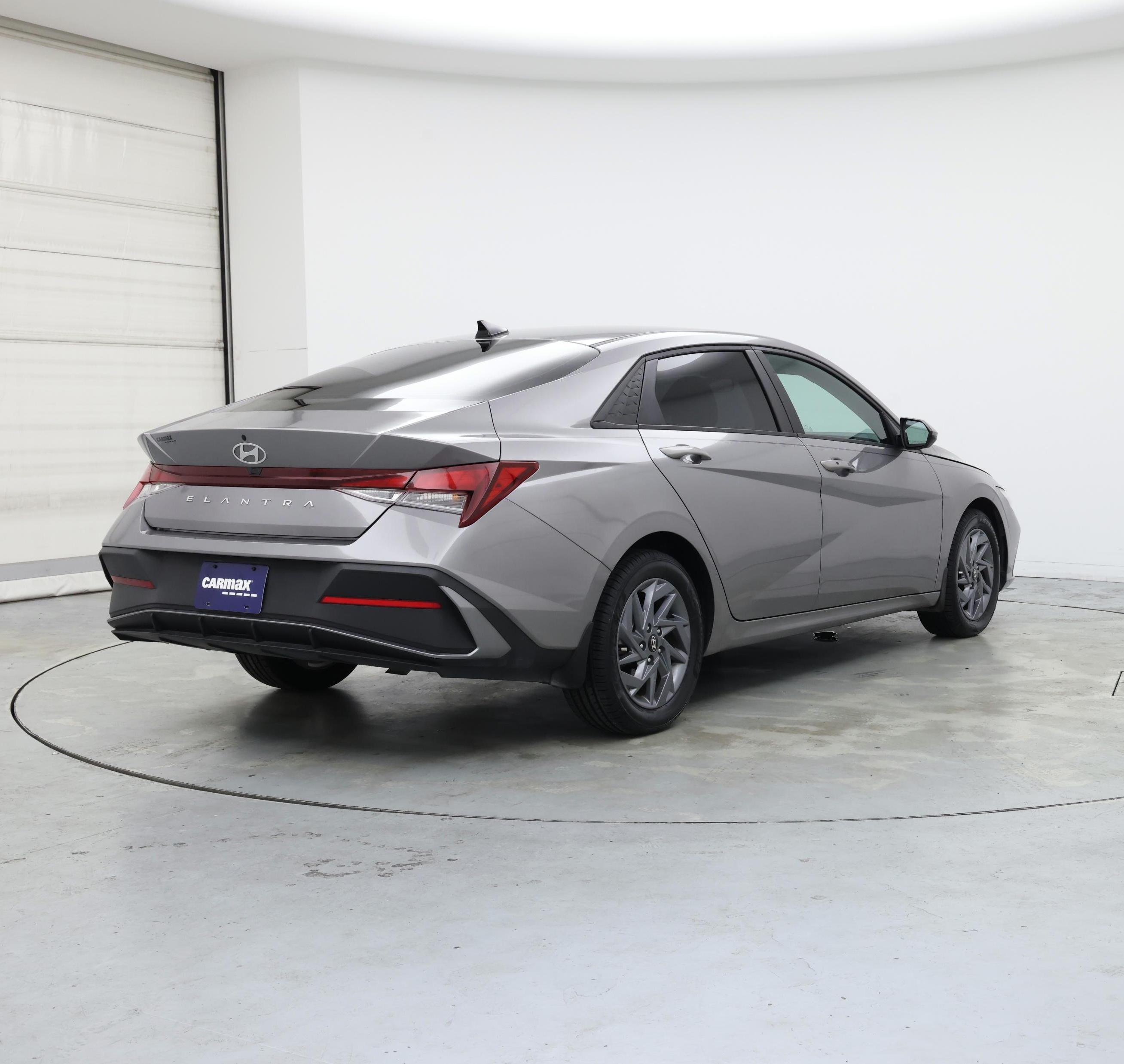 Thumbnail: 2024 Hyundai Elantra - 8